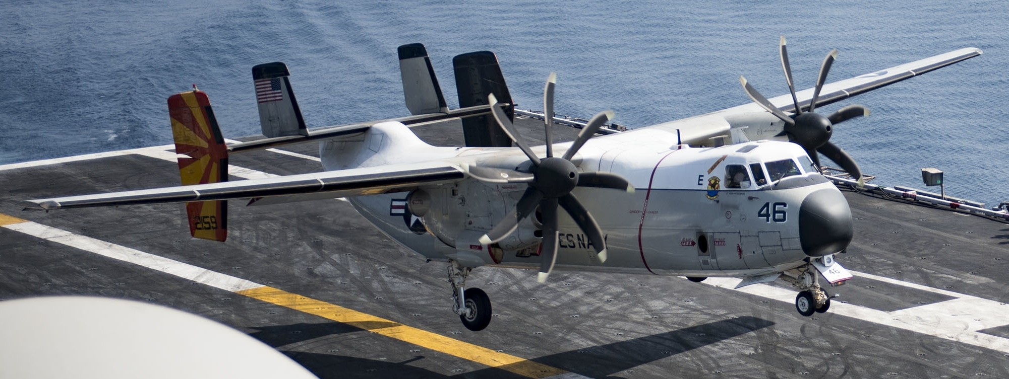 vrc-40 rawhides fleet logistics support squadron flelogsupron us navy grumman c-2a greyhound uss george h. w. bush cvn-77 92