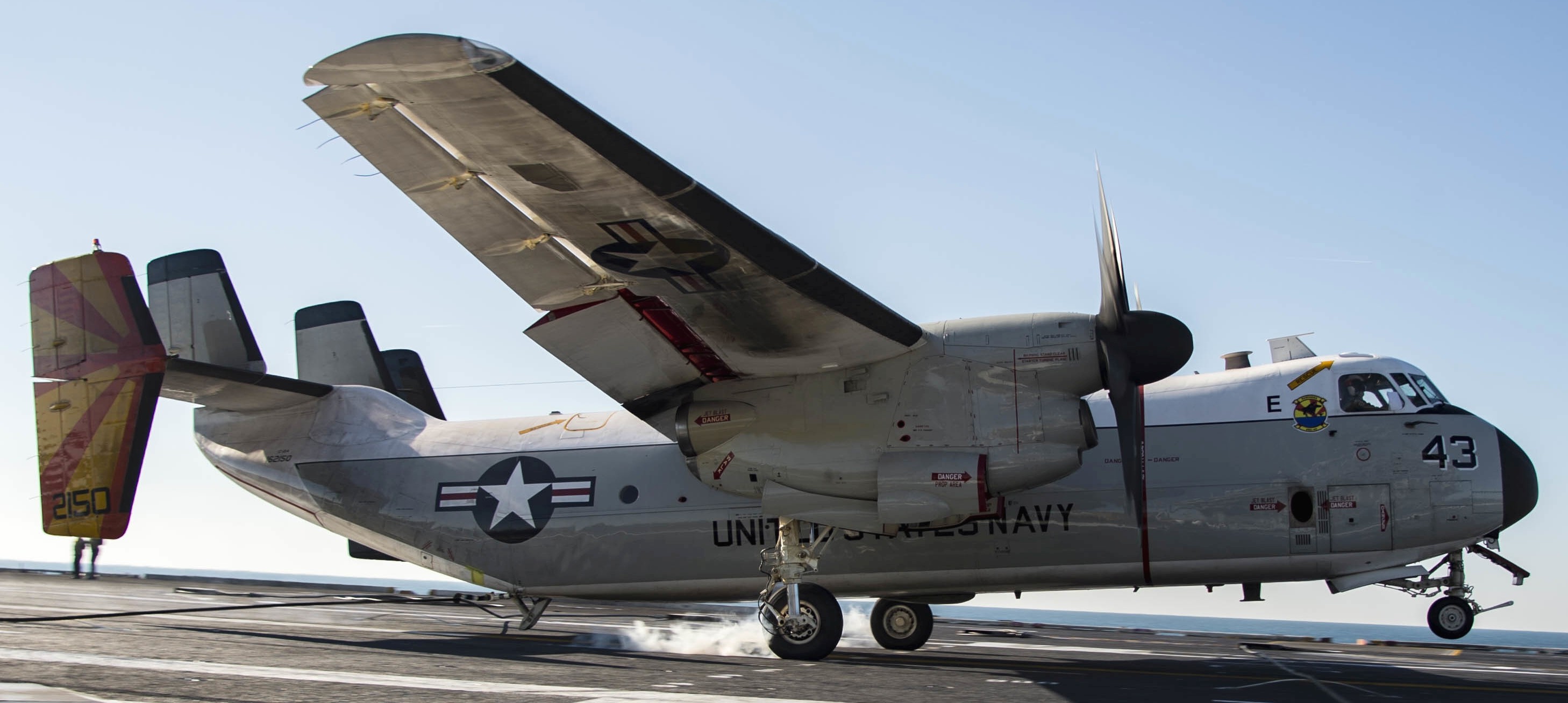 vrc-40 rawhides fleet logistics support squadron flelogsupron us navy grumman c-2a greyhound uss dwight d. eisenhower cvn-69 104