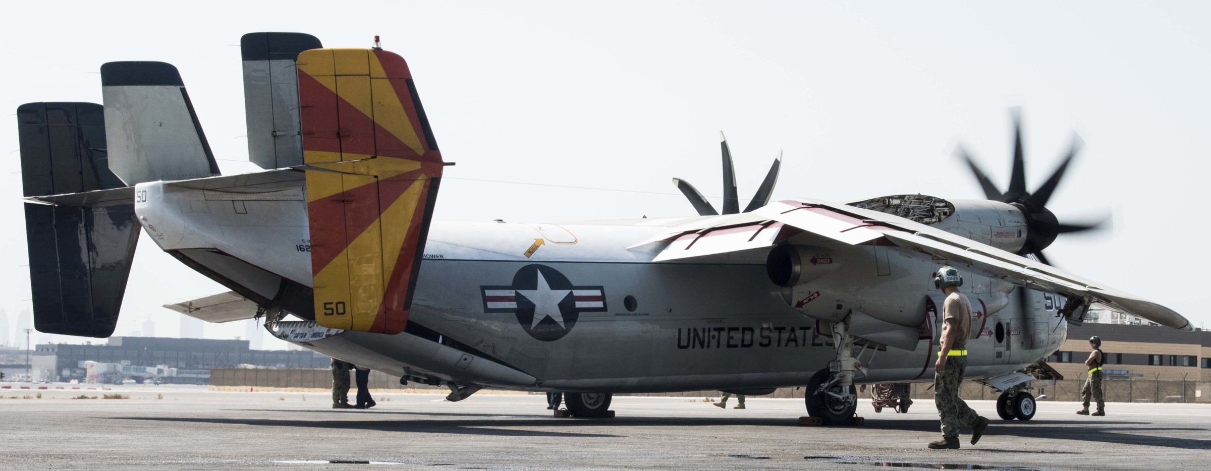 vrc-40 rawhides fleet logistics support squadron flelogsupron us navy grumman c-2a greyhound manama bahrain 111