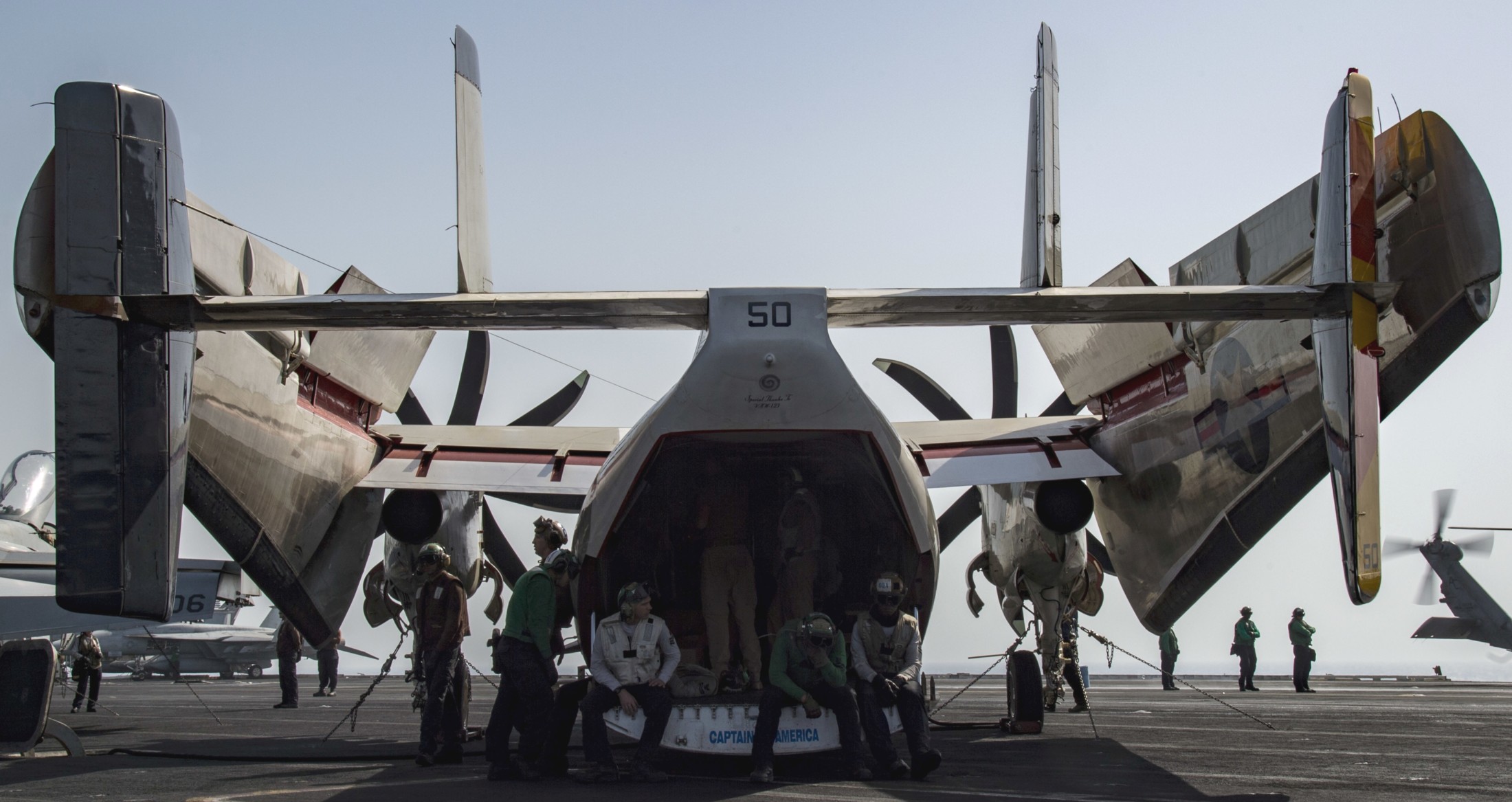 vrc-40 rawhides fleet logistics support squadron flelogsupron us navy grumman c-2a greyhound uss dwight d. eisenhower cvn-69 112