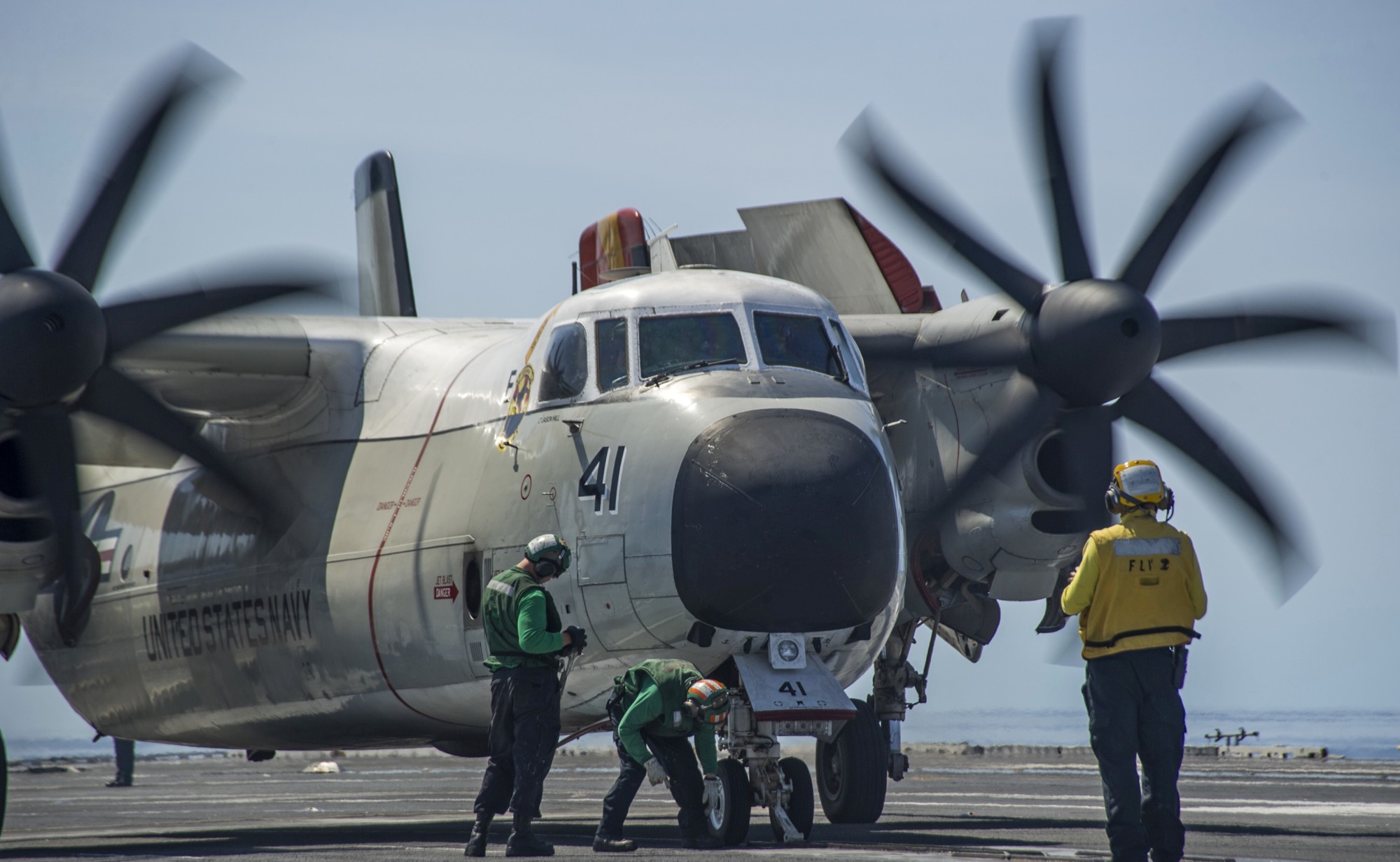 vrc-40 rawhides fleet logistics support squadron flelogsupron us navy grumman c-2a greyhound uss george washington cvn-73 113