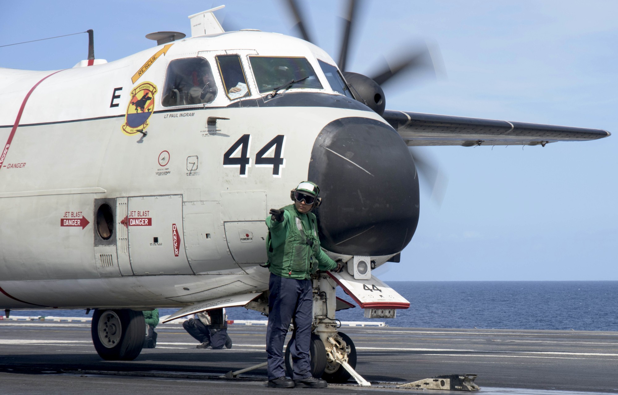 vrc-40 rawhides fleet logistics support squadron flelogsupron us navy grumman c-2a greyhound uss dwight d. eisenhower cvn-69 124