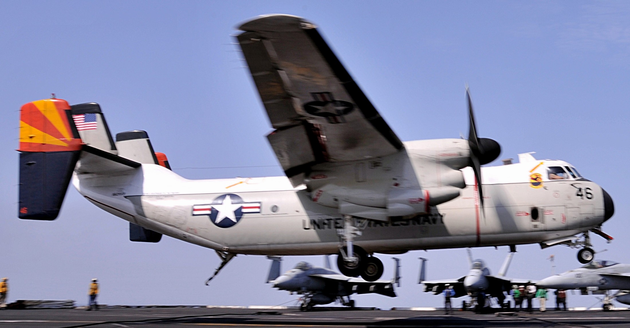 vrc-40 rawhides fleet logistics support squadron flelogsupron us navy grumman c-2a greyhound uss george h. w. bush cvn-77 156