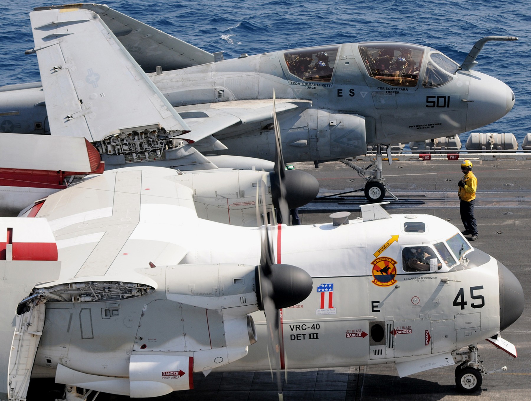vrc-40 rawhides fleet logistics support squadron flelogsupron us navy grumman c-2a greyhound uss dwight d. eisenhower cvn-69 192