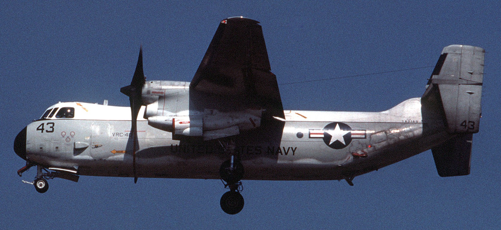 vrc-40 rawhides fleet logistics support squadron flelogsupron us navy grumman c-2a greyhound 213