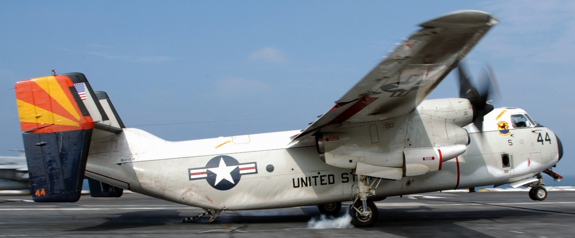 vrc-40 rawhides fleet logistics support squadron flelogsupron us navy grumman c-2a greyhound uss theodore roosevelt cvn-71 215
