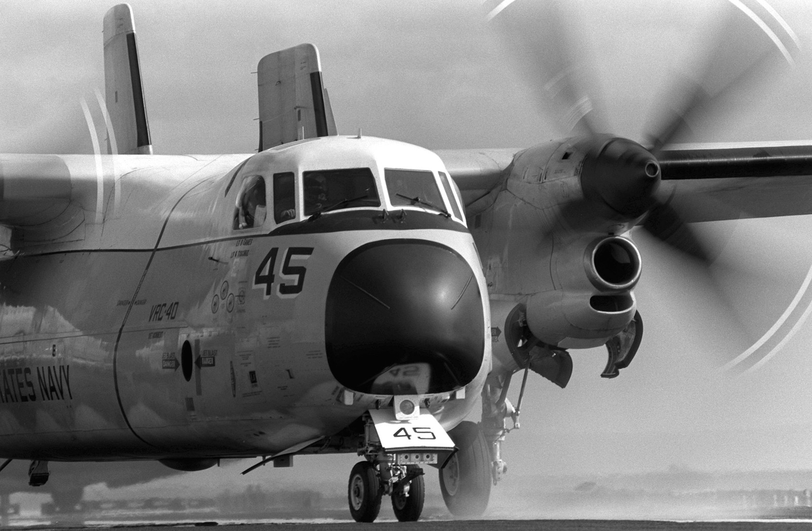 vrc-40 rawhides fleet logistics support squadron flelogsupron us navy grumman c-2a greyhound uss john f. kennedy cv-67 264