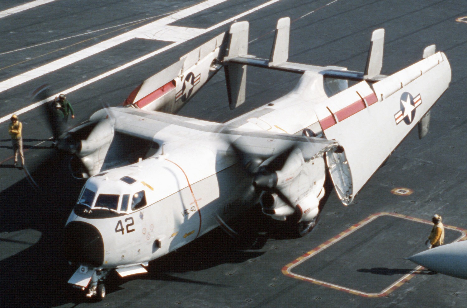 vrc-40 rawhides fleet logistics support squadron flelogsupron us navy grumman c-2a greyhound uss dwight d. eisenhower cvn-69 292