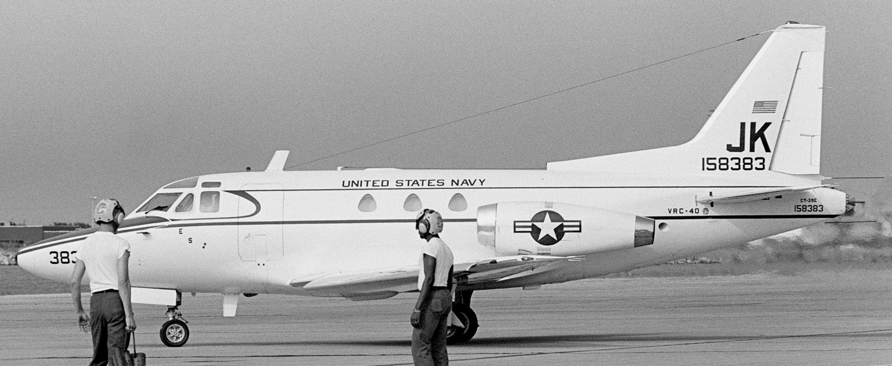 vrc-40 rawhides fleet logistics support squadron flelogsupron us navy north american ct-39 sabreliner nas norfolk virginia 297