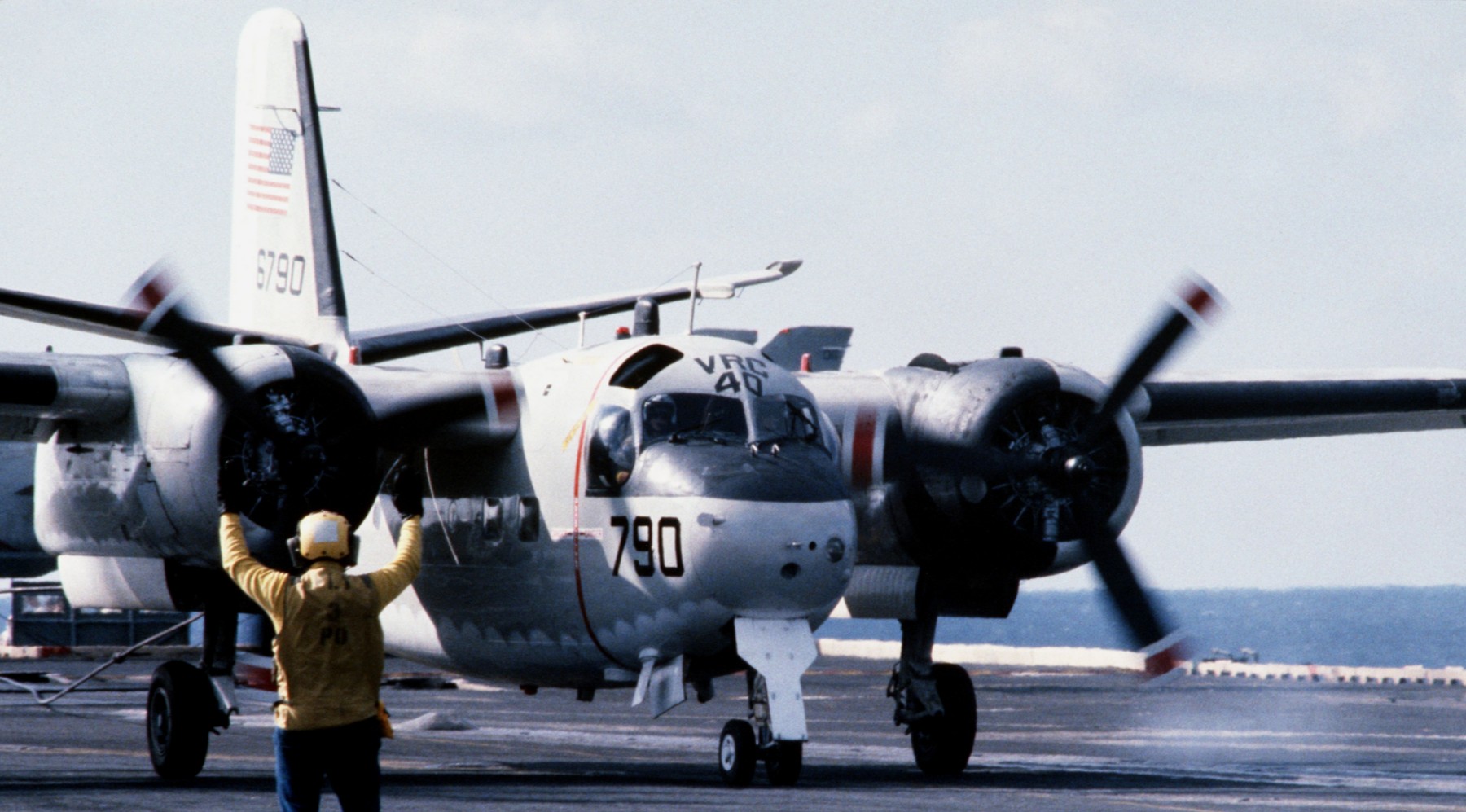 vrc-40 rawhides fleet logistics support squadron flelogsupron us navy grumman c-1a trader uss america cv-66 303