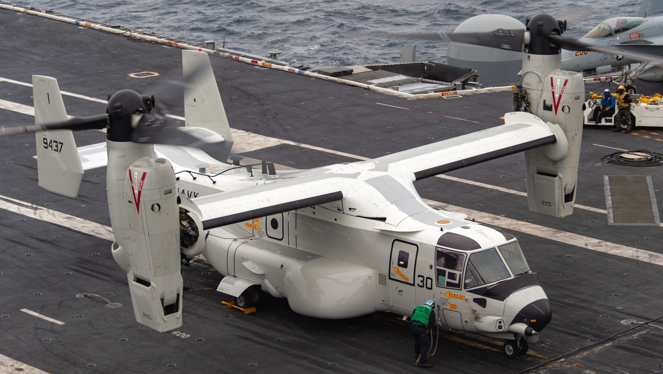vrm-30 titans fleet logistics multi mission squadron us navy bell boeing cmv-22b osprey uss carl vinson cvn-70 19