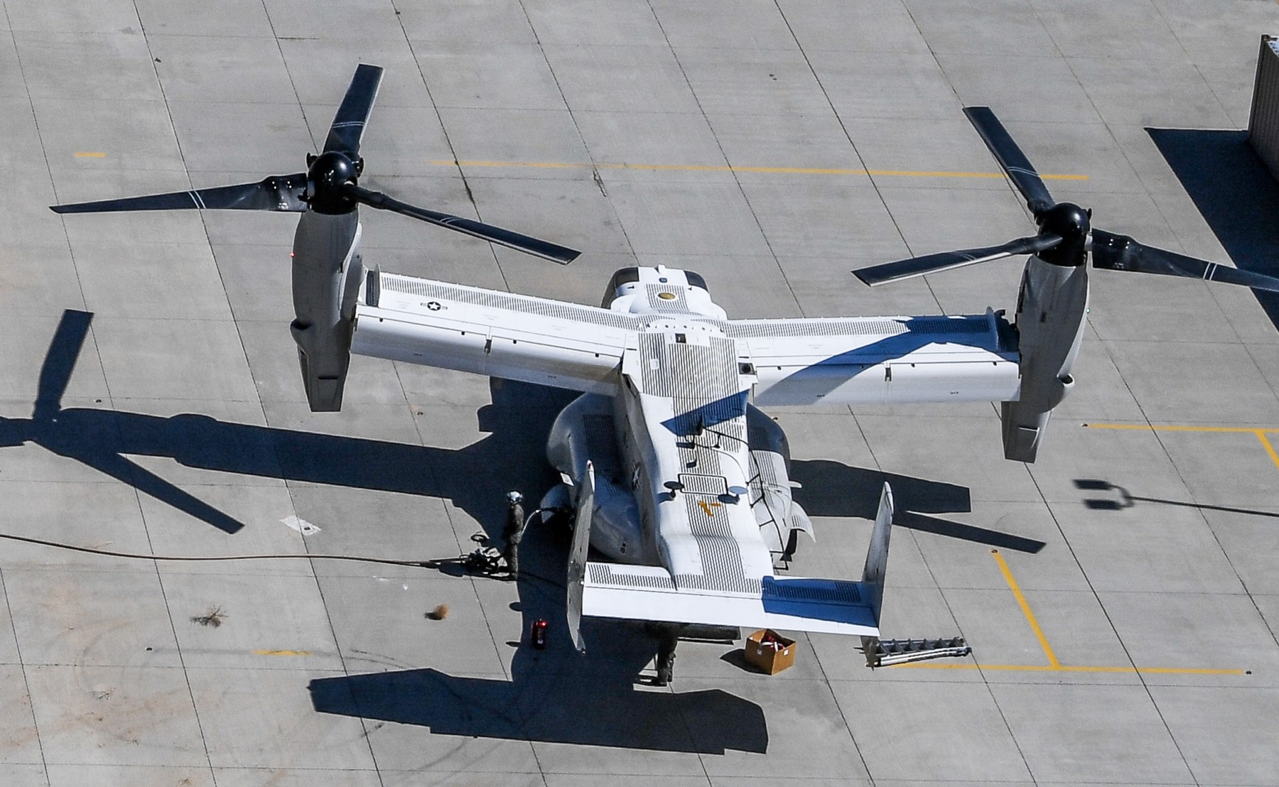 vrm-30 titans fleet logistics multi mission squadron us navy bell boeing cmv-22b osprey inyokern airport california 26