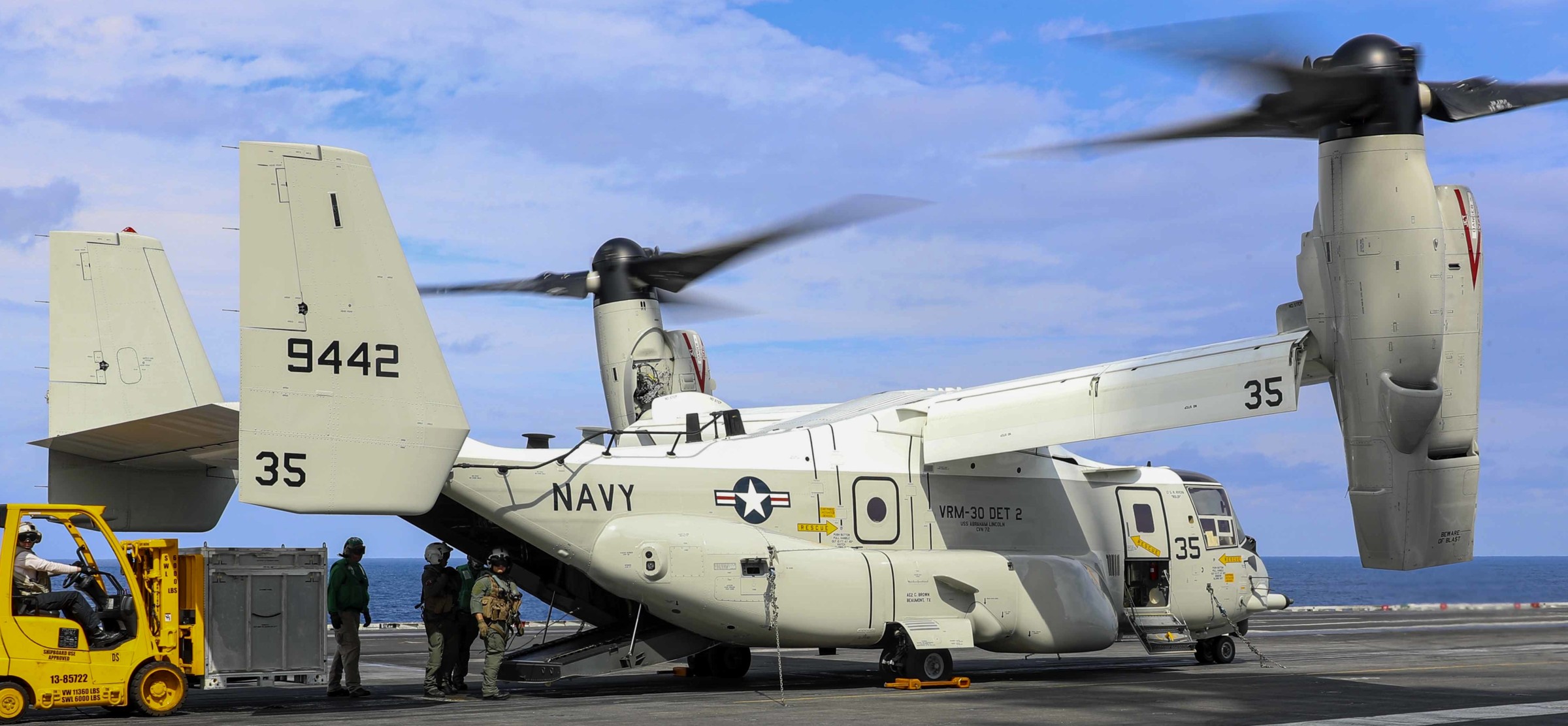 vrm-30 titans fleet logistics multi mission squadron us navy bell boeing cmv-22b osprey uss abraham lincoln cvn-72 68