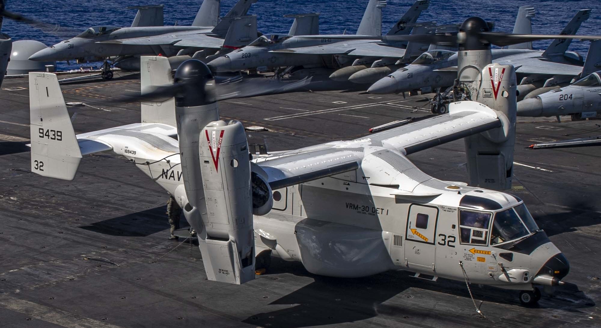 vrm-30 titans fleet logistics multi mission squadron us navy bell boeing cmv-22b osprey uss carl vinson cvn-70 72