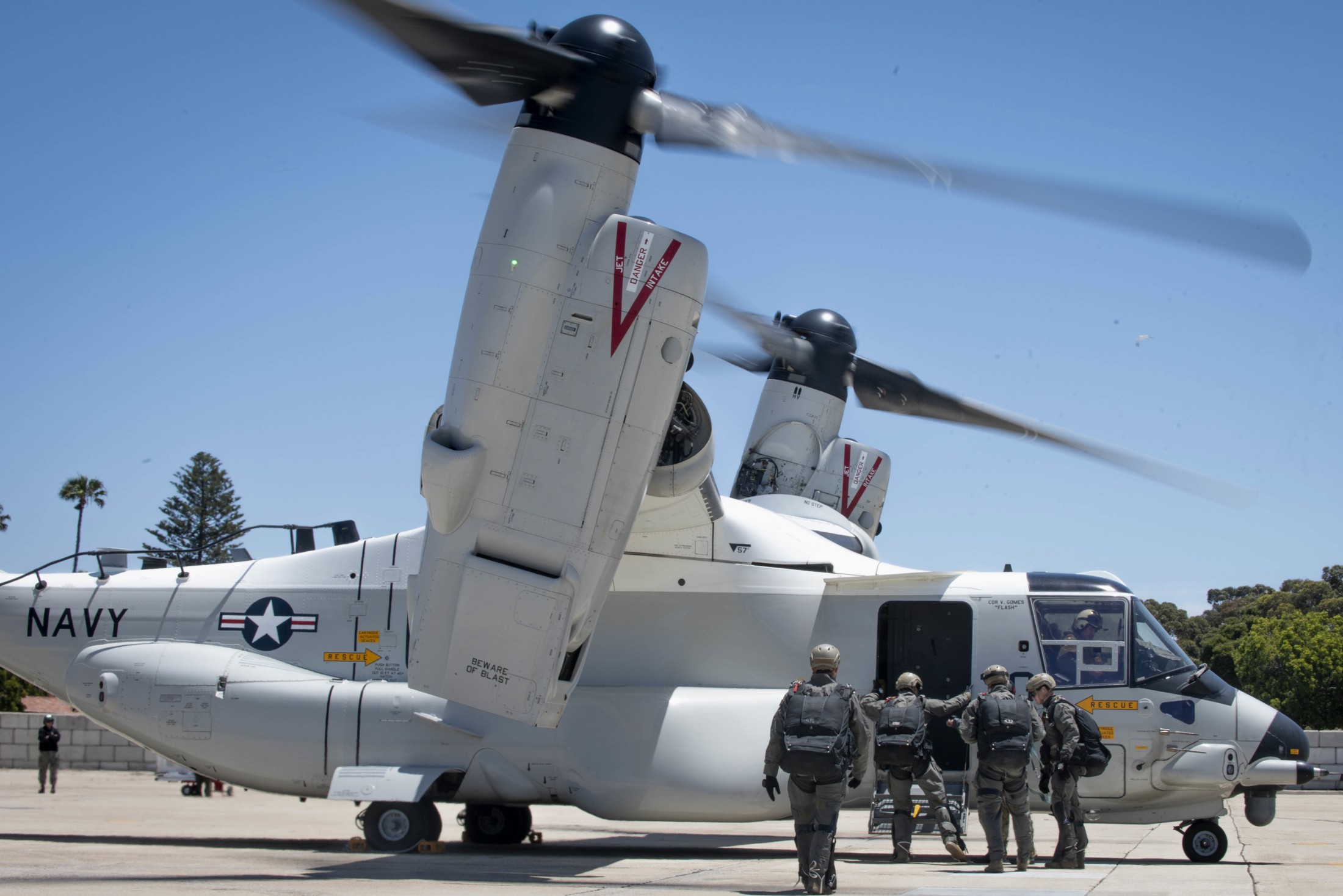 vrm-30 titans fleet logistics multi mission squadron us navy bell boeing cmv-22b osprey nas north island california 84