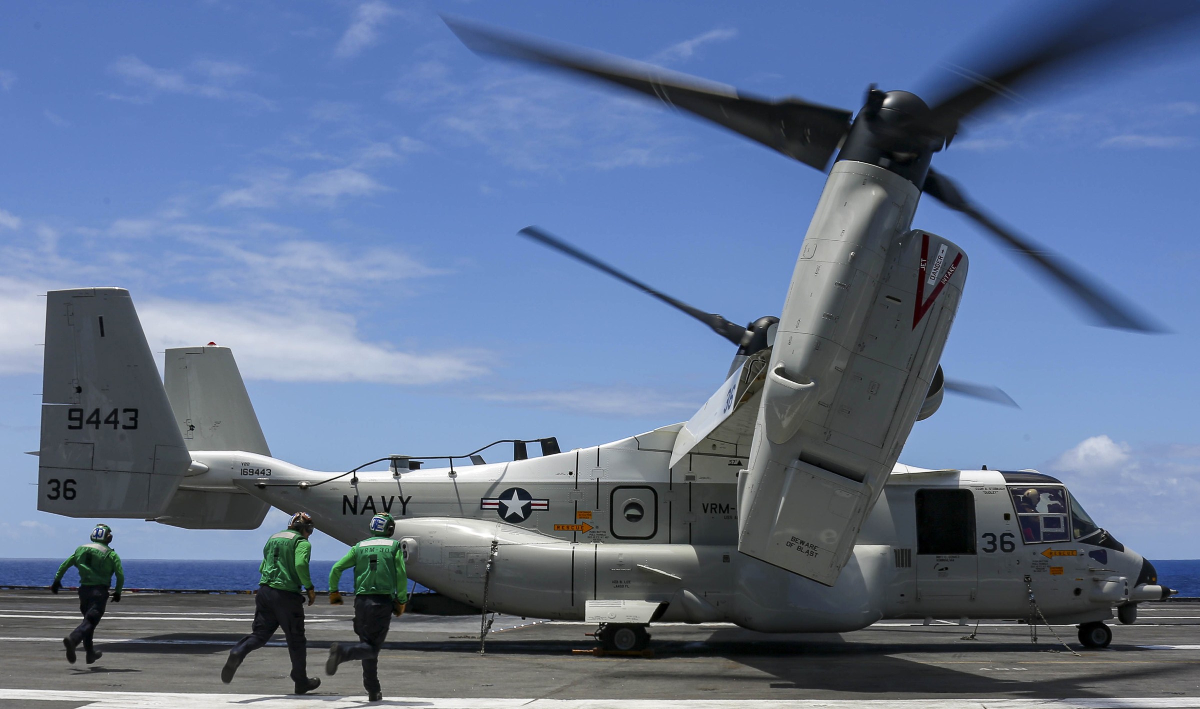 vrm-30 titans fleet logistics multi mission squadron us navy bell boeing cmv-22b osprey uss abraham lincoln cvn-72 86
