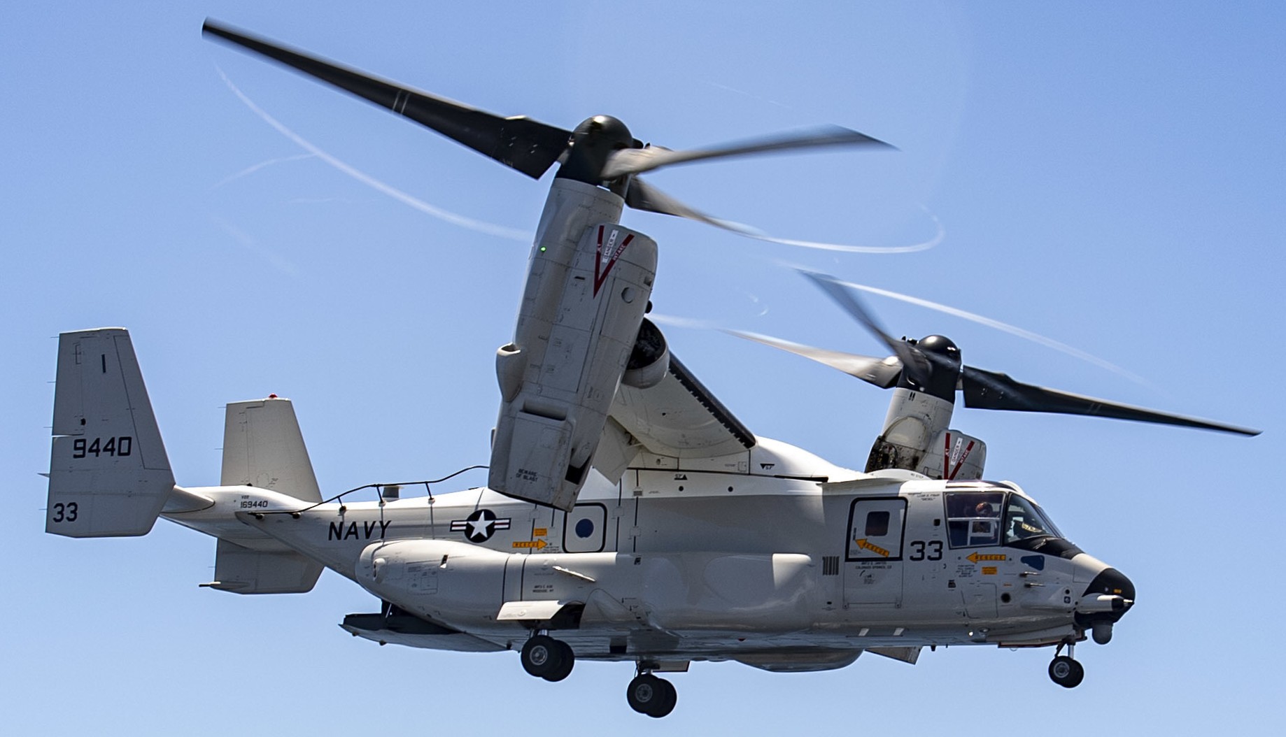 vrm-30 titans fleet logistics multi mission squadron us navy bell boeing cmv-22b osprey uss abraham lincoln cvn-72 89 uss essex