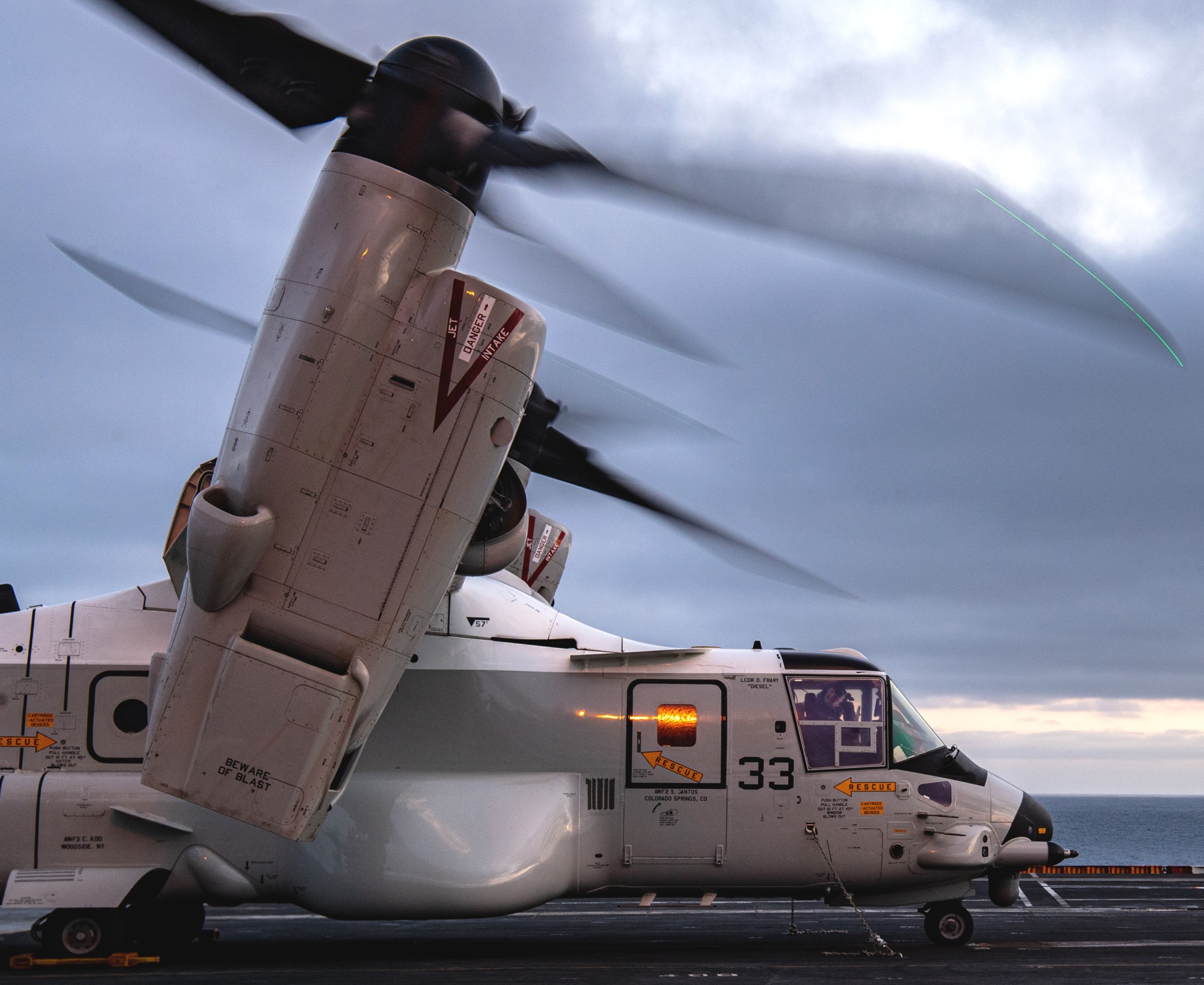 vrm-30 titans fleet logistics multi mission squadron us navy bell boeing cmv-22b osprey uss nimitz cvn-68 90