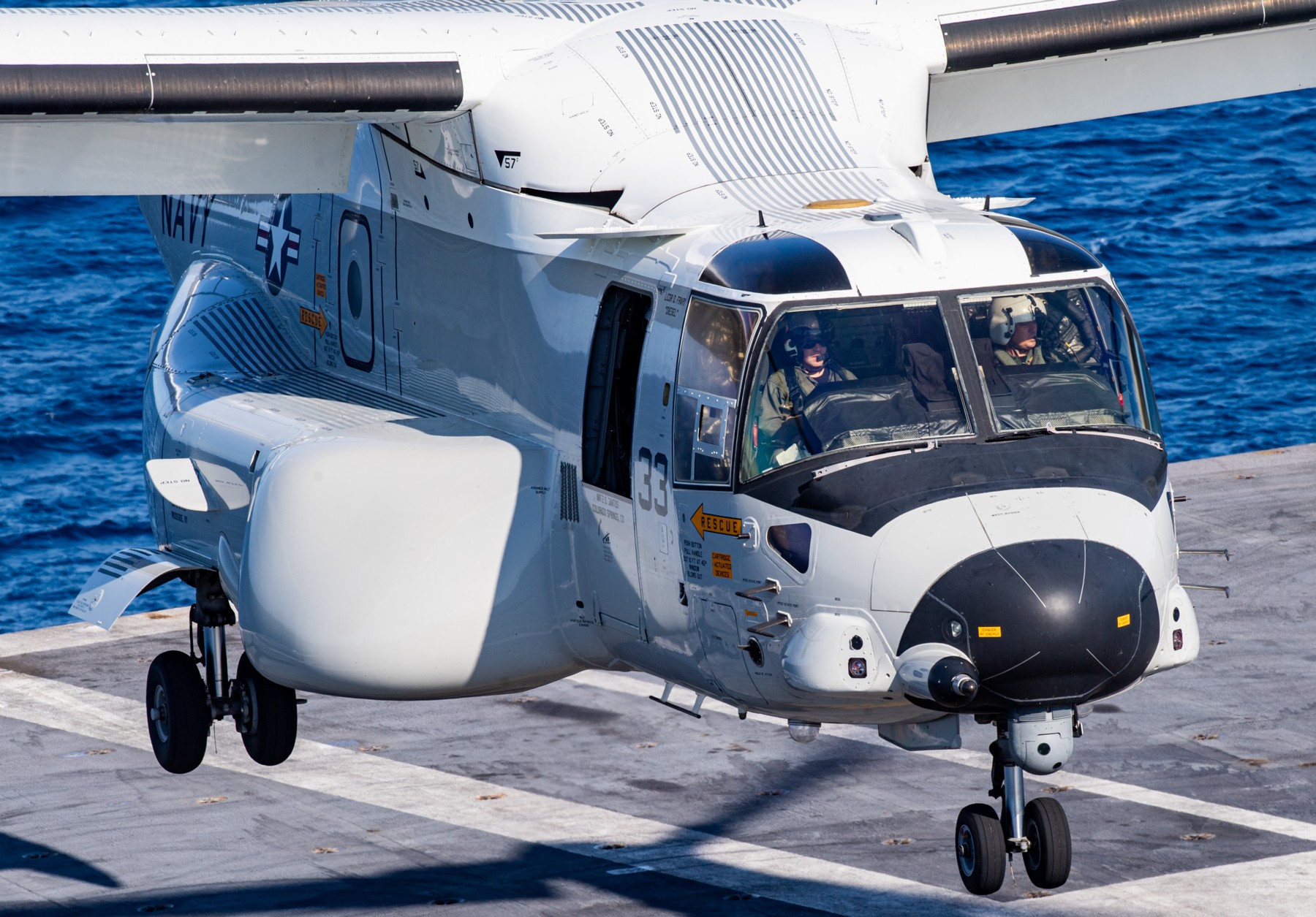 vrm-30 titans fleet logistics multi mission squadron us navy bell boeing cmv-22b osprey uss nimitz cvn-68 91