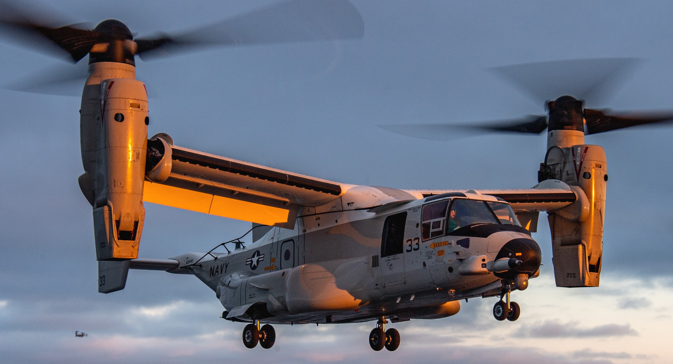 vrm-30 titans fleet logistics multi mission squadron us navy bell boeing cmv-22b osprey uss nimitz cvn-68 92