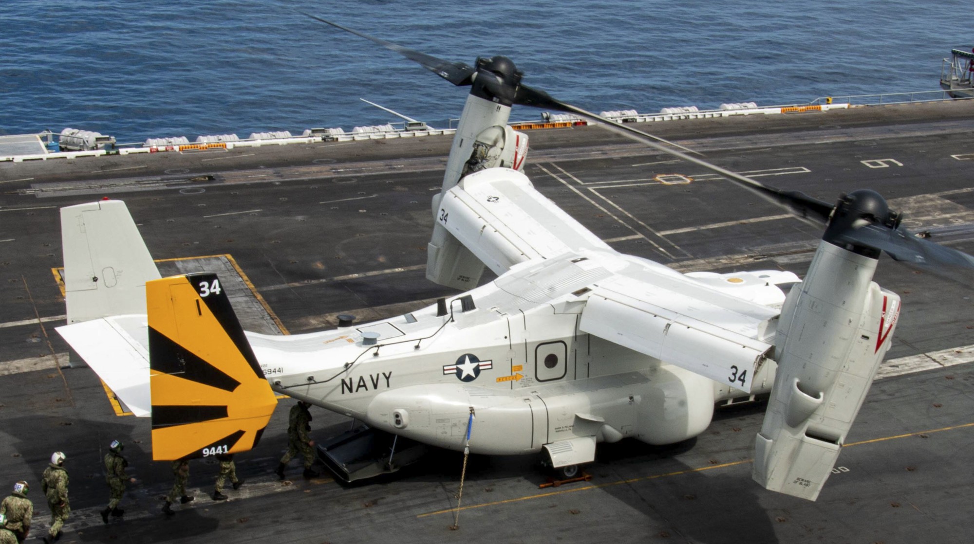 vrm-30 titans fleet logistics multi mission squadron us navy cmv-22b osprey uss nimitz cvn-68 110