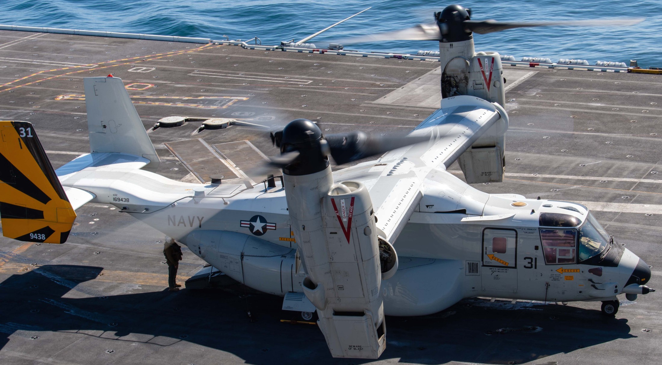 vrm-30 titans fleet logistics multi mission squadron navy cmv-22b osprey cvn-76 uss ronald reagan 153