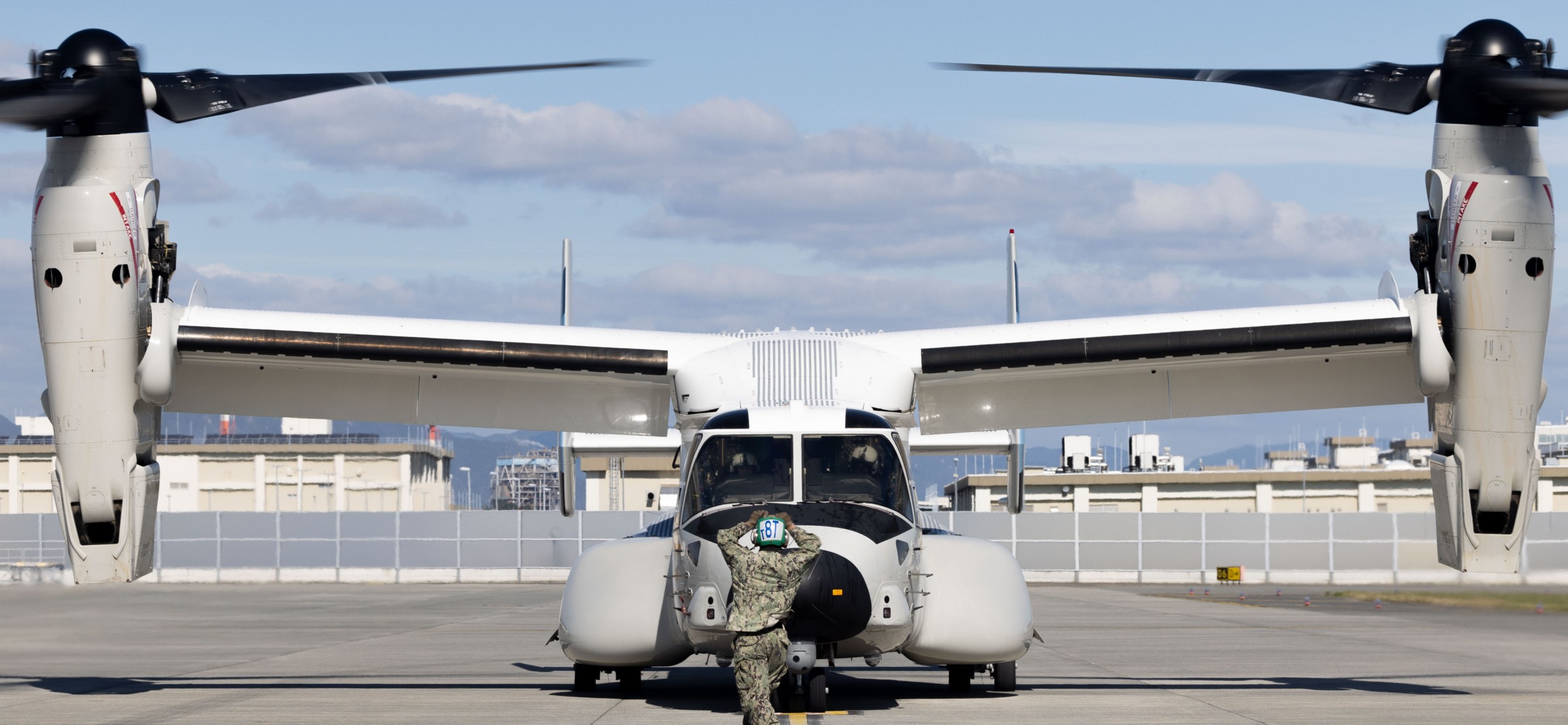 vrm-30 titans fleet logistics multi mission squadron navy cmv-22b osprey mcas iwakuni 155