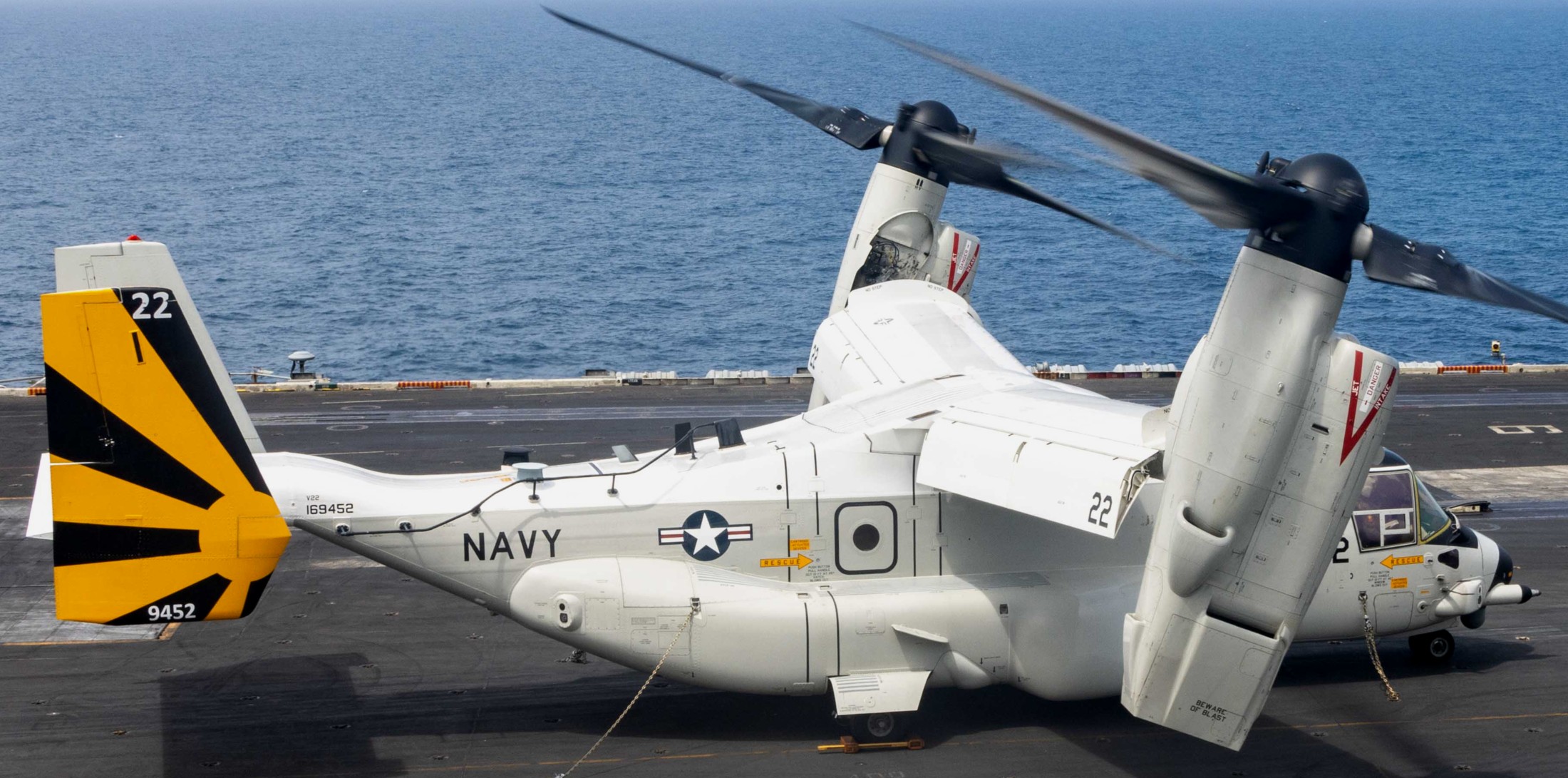 vrm-30 titans fleet logistics multi mission squadron navy cmv-22b osprey uss carl vinson cvn-70 156