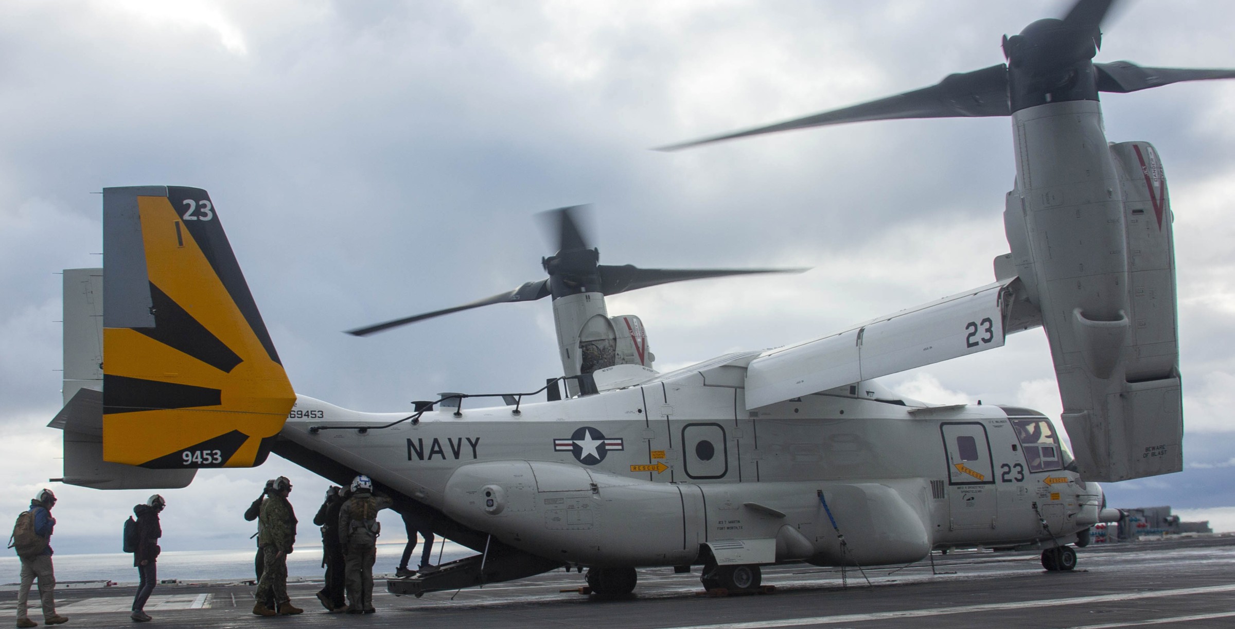 vrm-30 titans fleet logistics multi mission squadron cmv-22b osprey exercise northern edge uss abraham lincoln cvn-72 2025 168