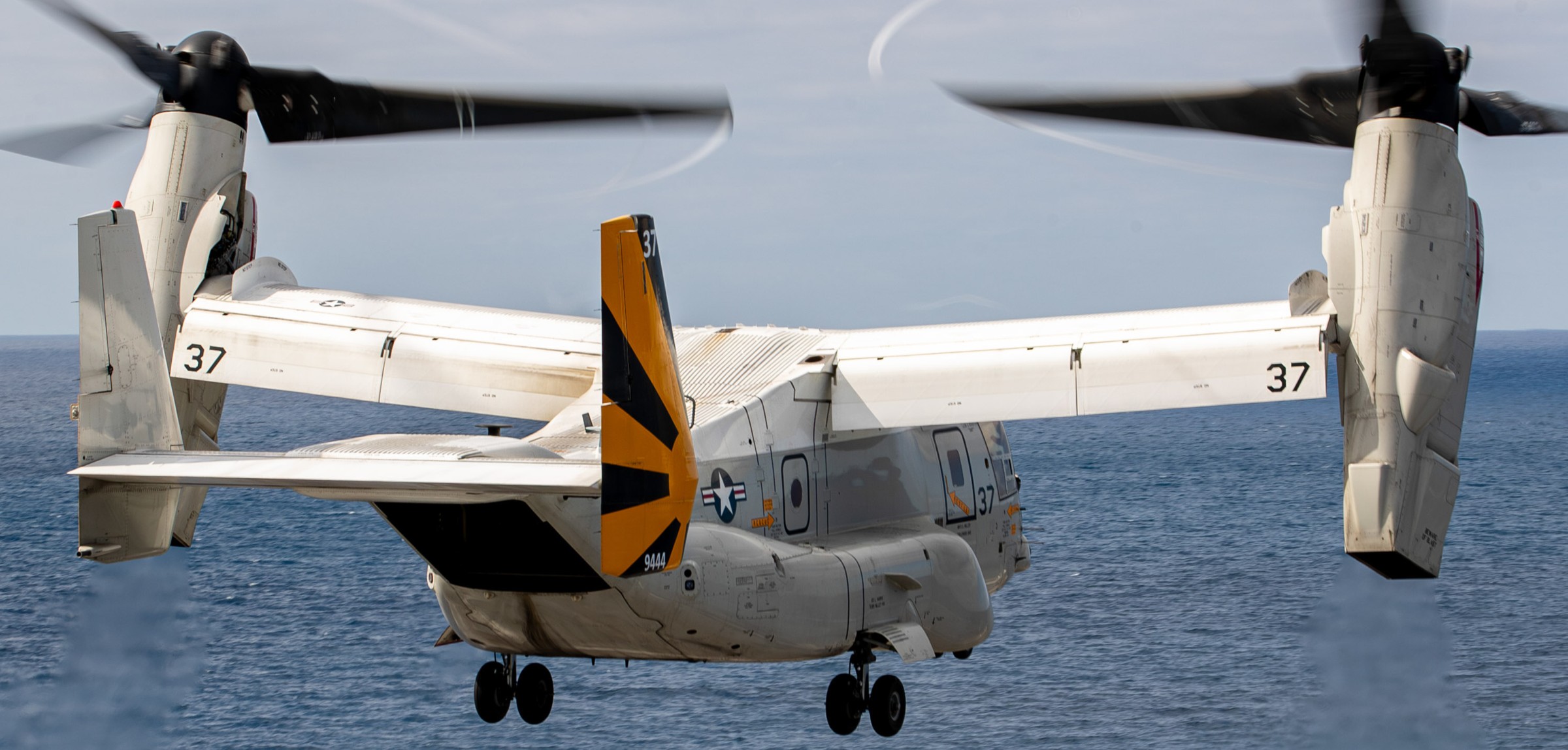 vrm-30 titans fleet logistics multi mission squadron cmv-22b osprey uss abraham lincoln cvn-72 171
