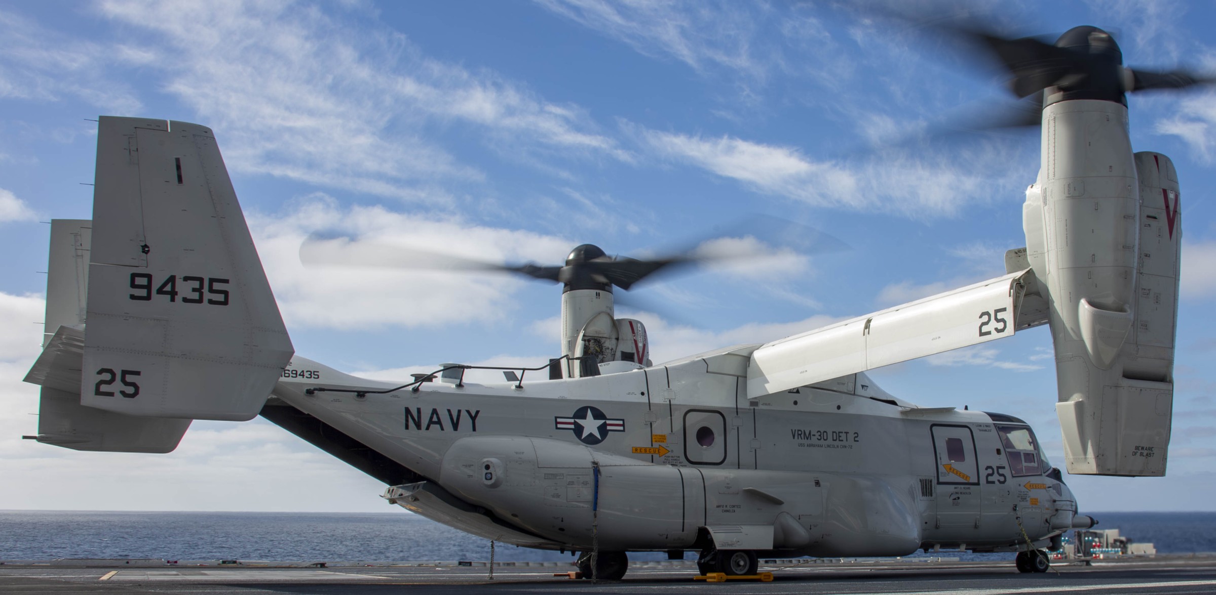 vrm-30 titans fleet logistics multi mission squadron cmv-22b osprey uss abraham lincoln cvn-72 174