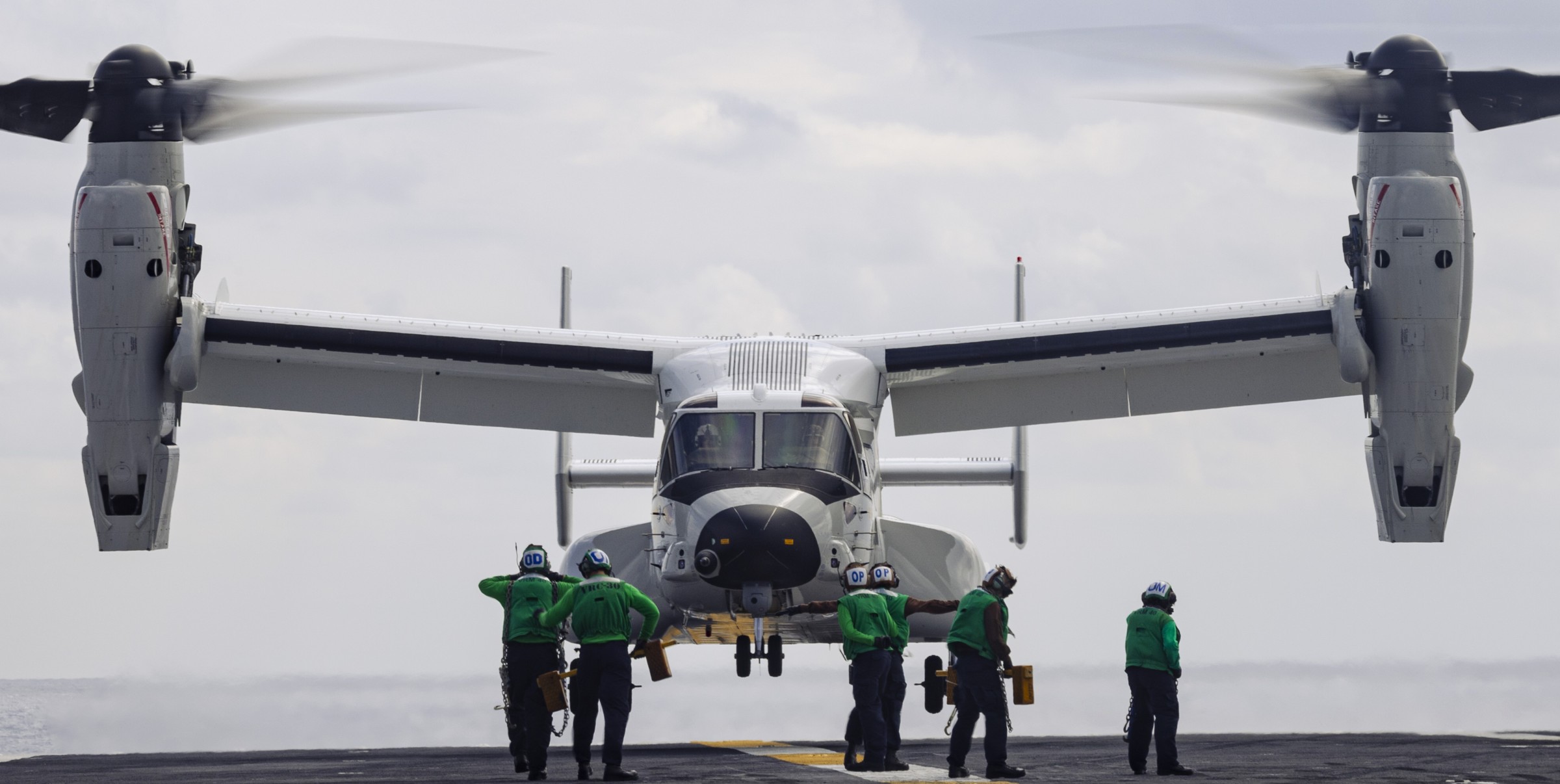 vrm-40 mighty bison fleet logistics multi mission squadron cmv-22b osprey uss gerald r. ford cvn-78 19