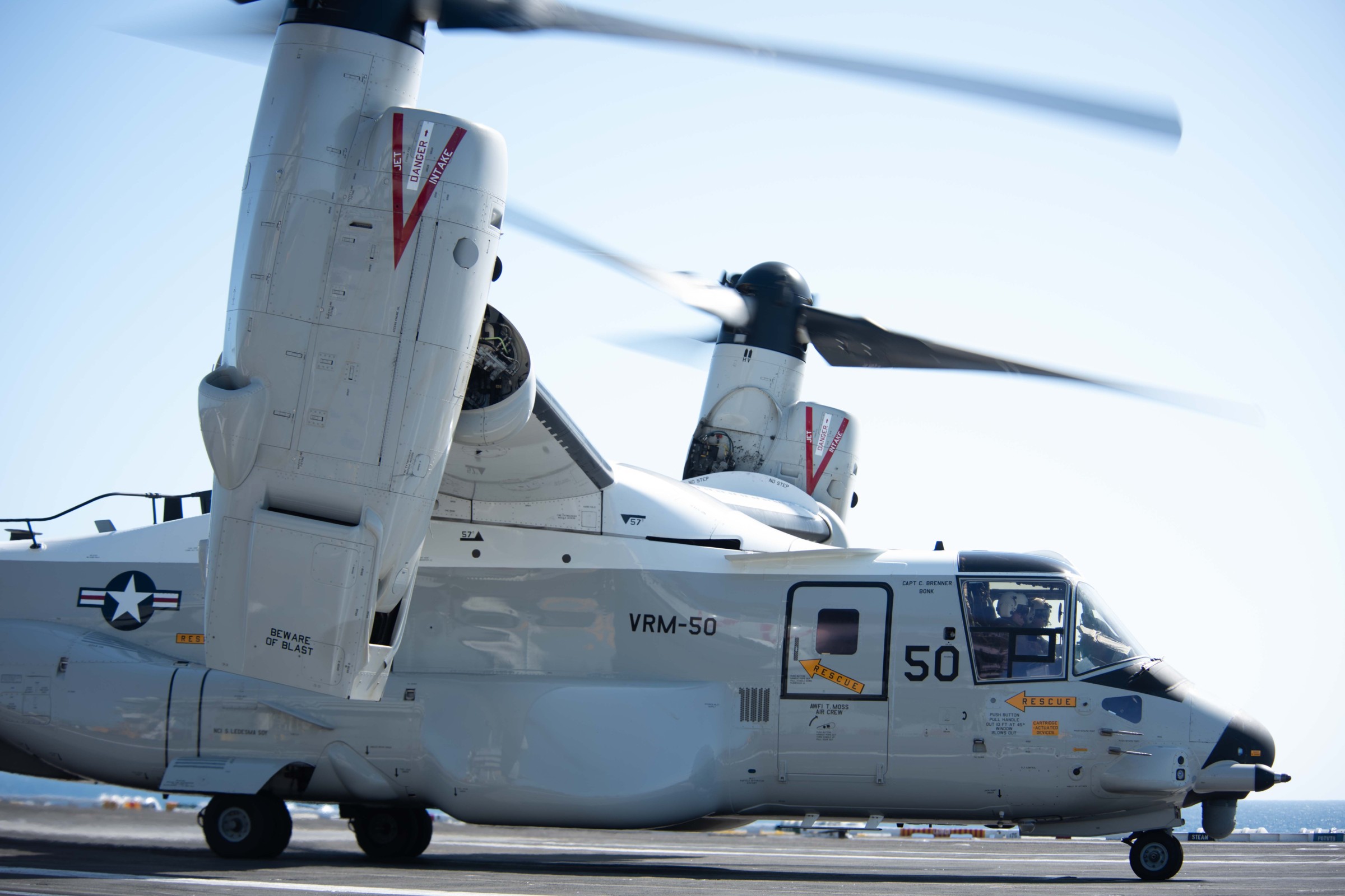 vrm-50 sun hawks fleet logistics multi mission squadron us navy cmv-22b osprey replacement frs uss theodore roosevelt cvn-71 21