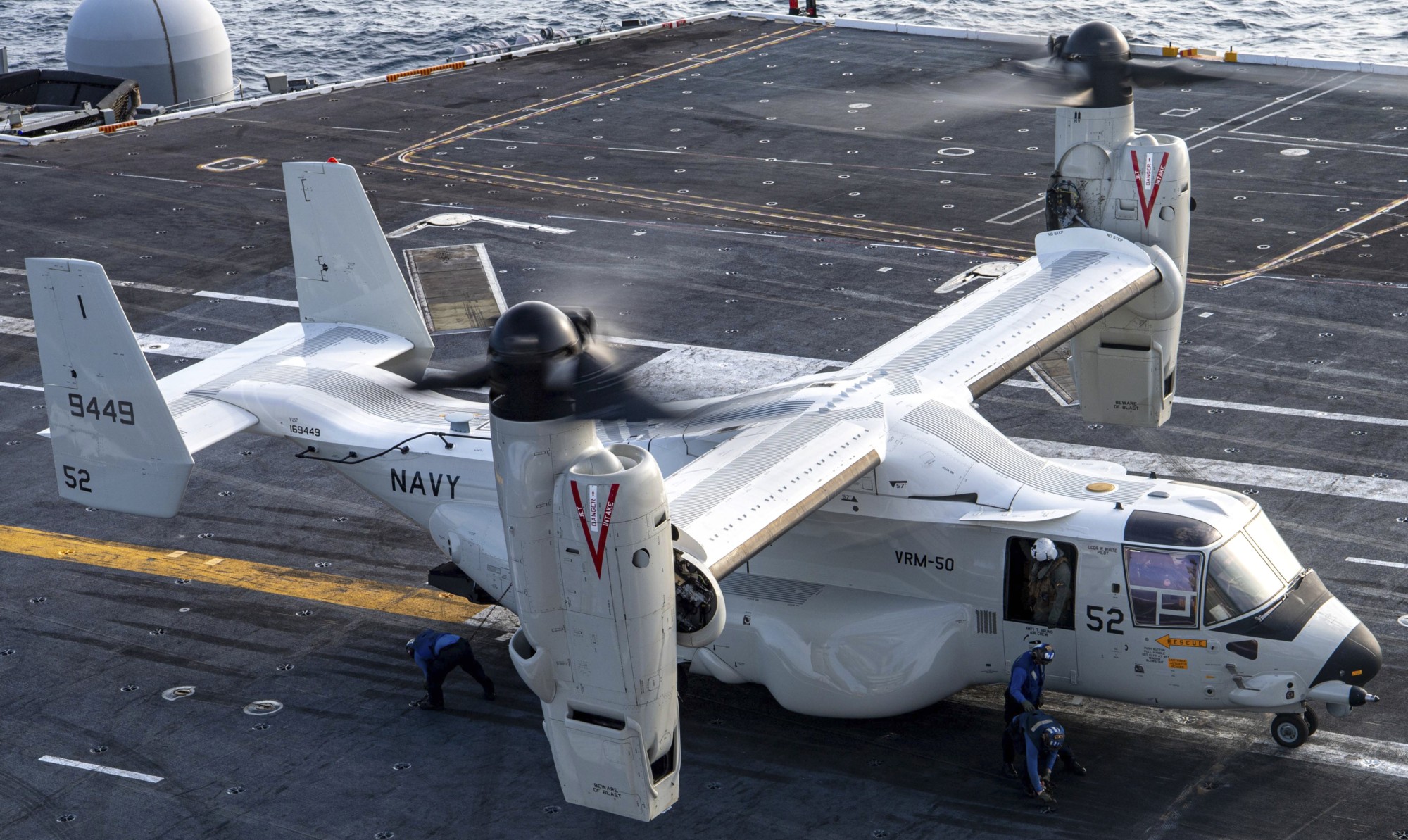 vrm-50 sun hawks fleet logistics multi mission squadron us navy cmv-22b osprey replacement frs uss nimitz cvn-68 22
