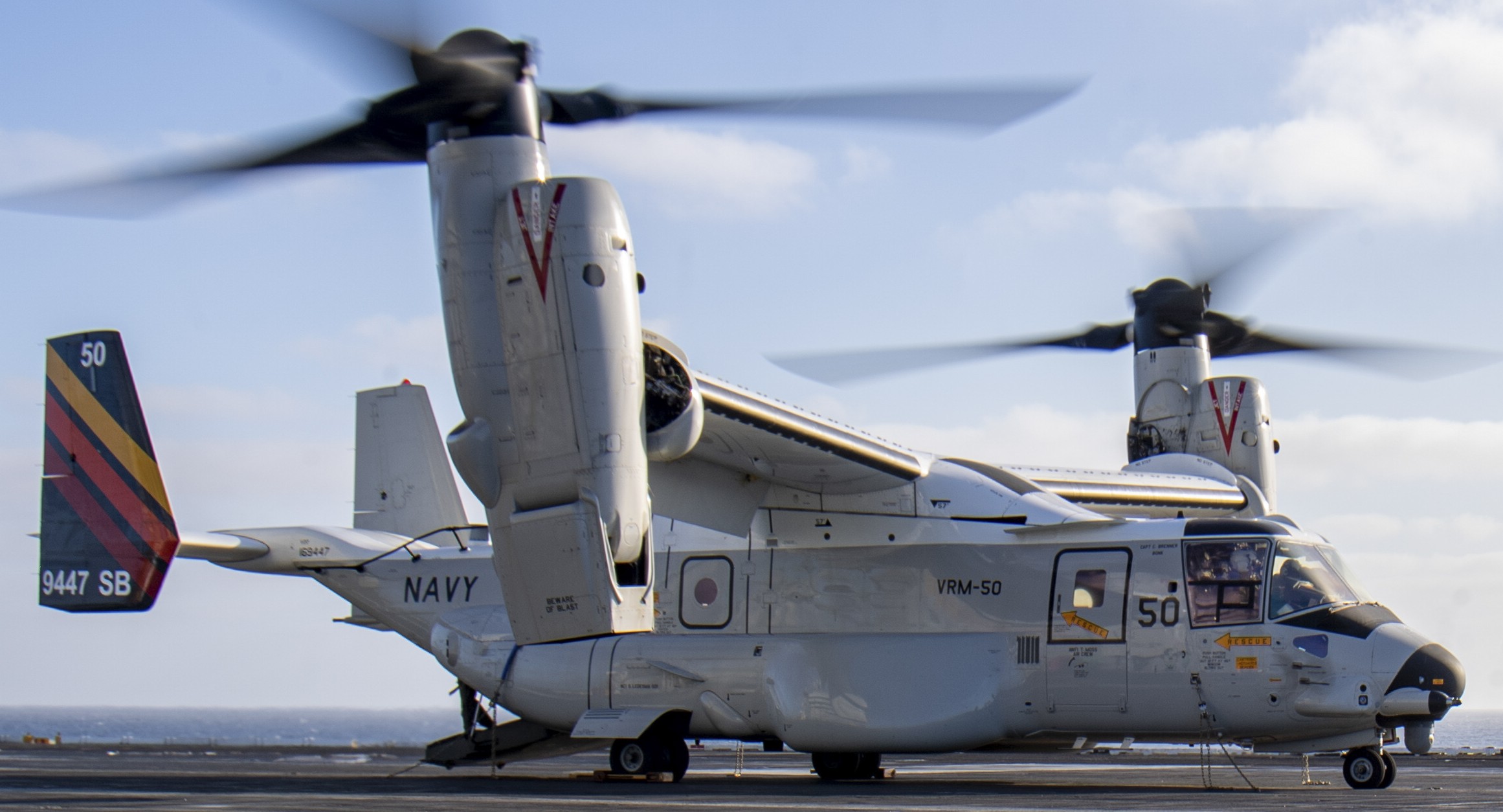 vrm-50 sun hawks fleet logistics multi mission squadron us navy cmv-22b osprey replacement frs uss nimitz cvn-68 26
