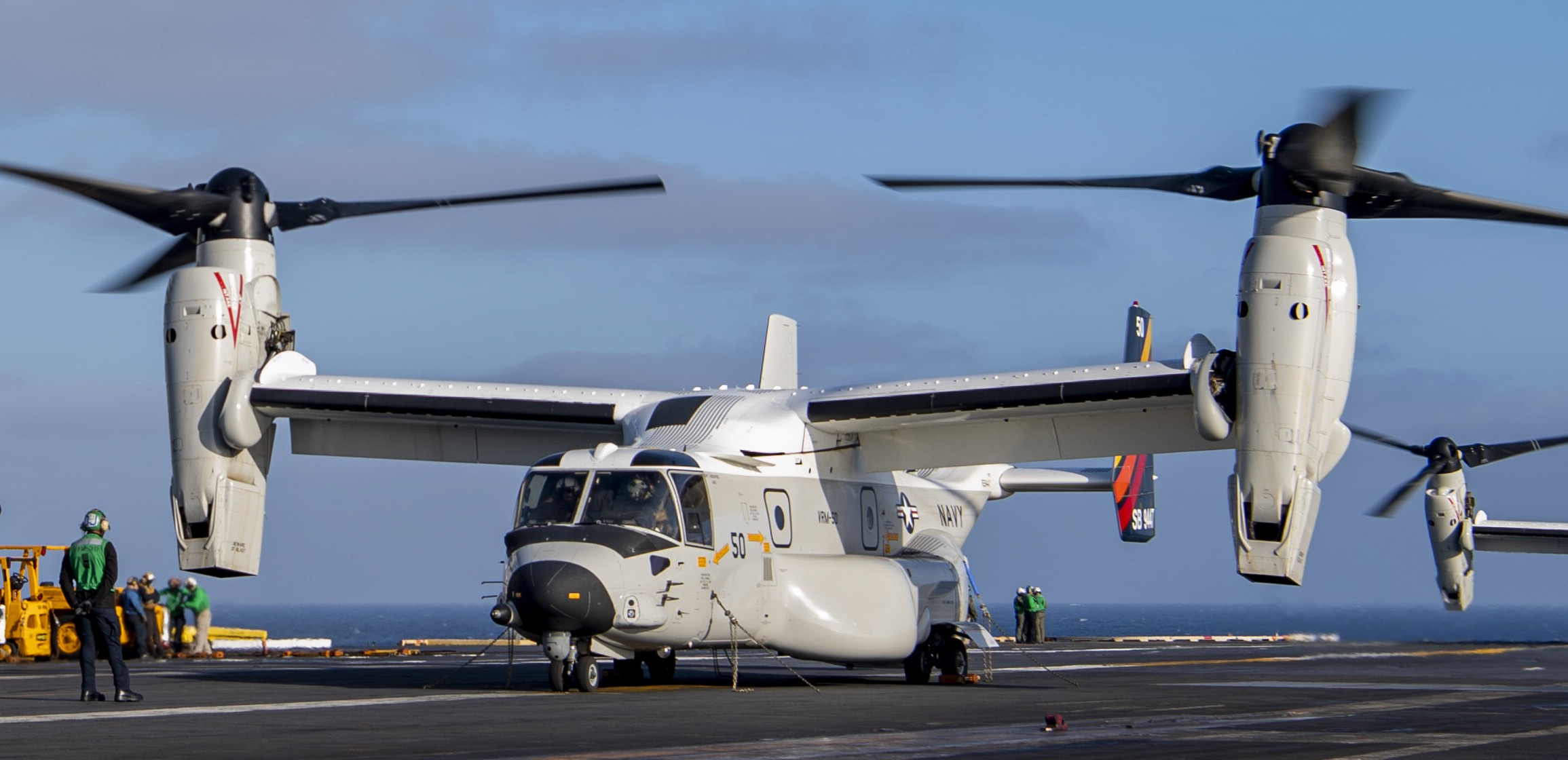 vrm-50 sun hawks fleet logistics multi mission squadron us navy cmv-22b osprey replacement frs uss nimitz cvn-68 28