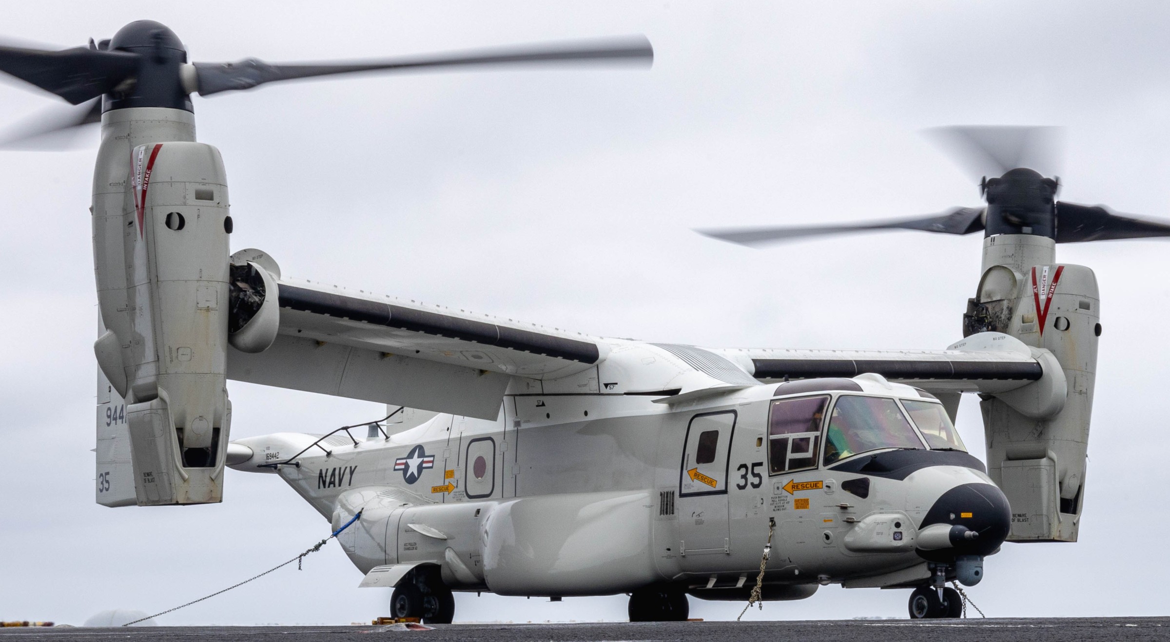 vrm-50 sun hawks fleet logistics multi mission squadron cmv-22b osprey cvn-71 uss theodore roosevelt 42