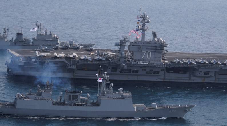 cvw 17 carrier air wing cvn 70 uss carl vinson off korea 2011