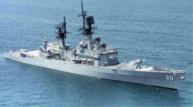 USS Horne CG 30 - Belknap class guided missile cruiser - US Navy