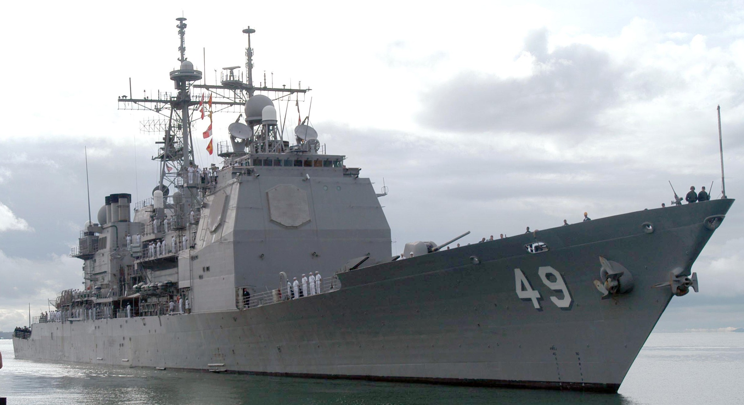 cg-49 uss vincennes ticonderoga class guided missile cruiser aegis us navy muara brunei 06
