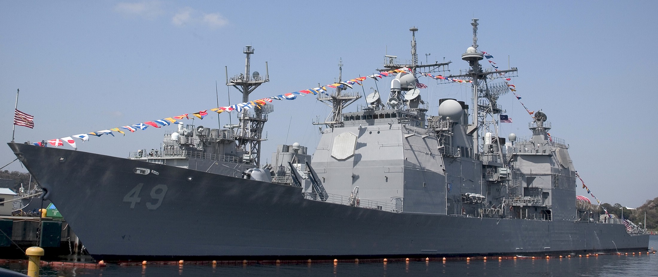 cg-49 uss vincennes ticonderoga class guided missile cruiser aegis us navy yokosuka japan 15