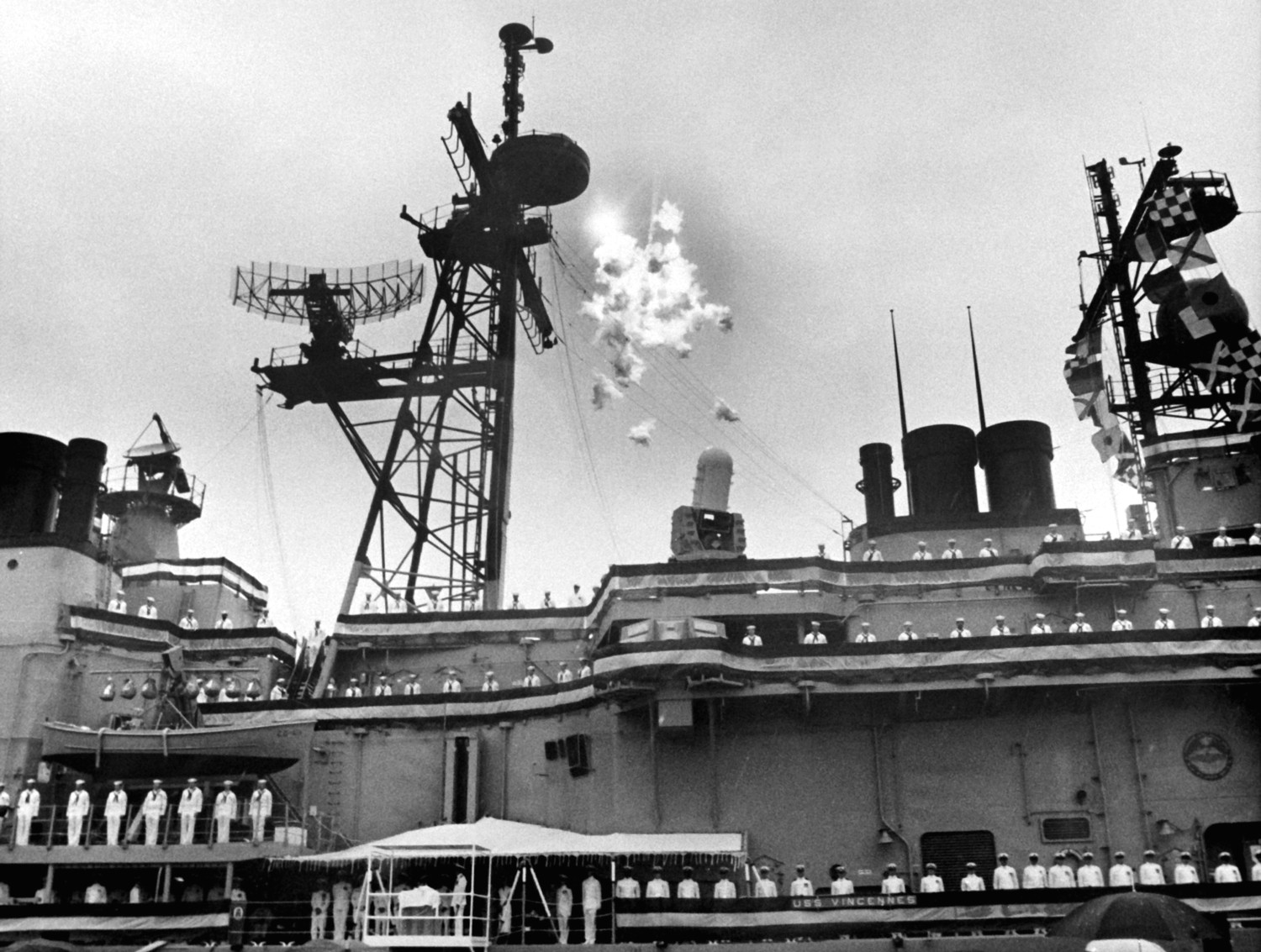 cg-49 uss vincennes ticonderoga class guided missile cruiser aegis us navy commissioning 1985