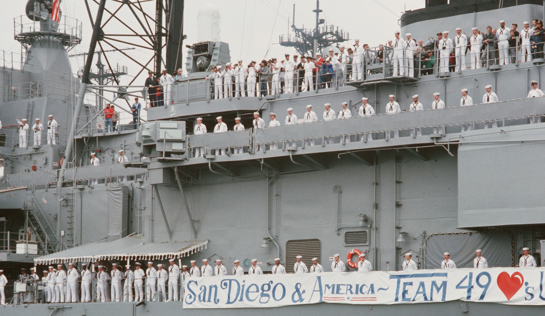 cg-49 uss vincennes ticonderoga class guided missile cruiser aegis us navy returning san diego 63