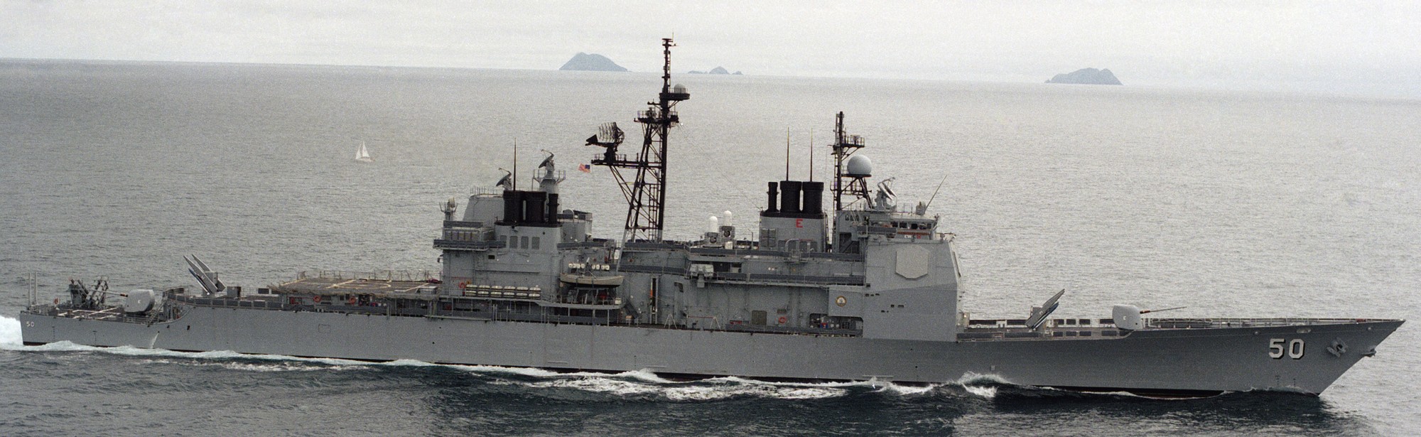 cg-50 uss valley forge ticonderoga class guided missile cruiser aegis us navy 33