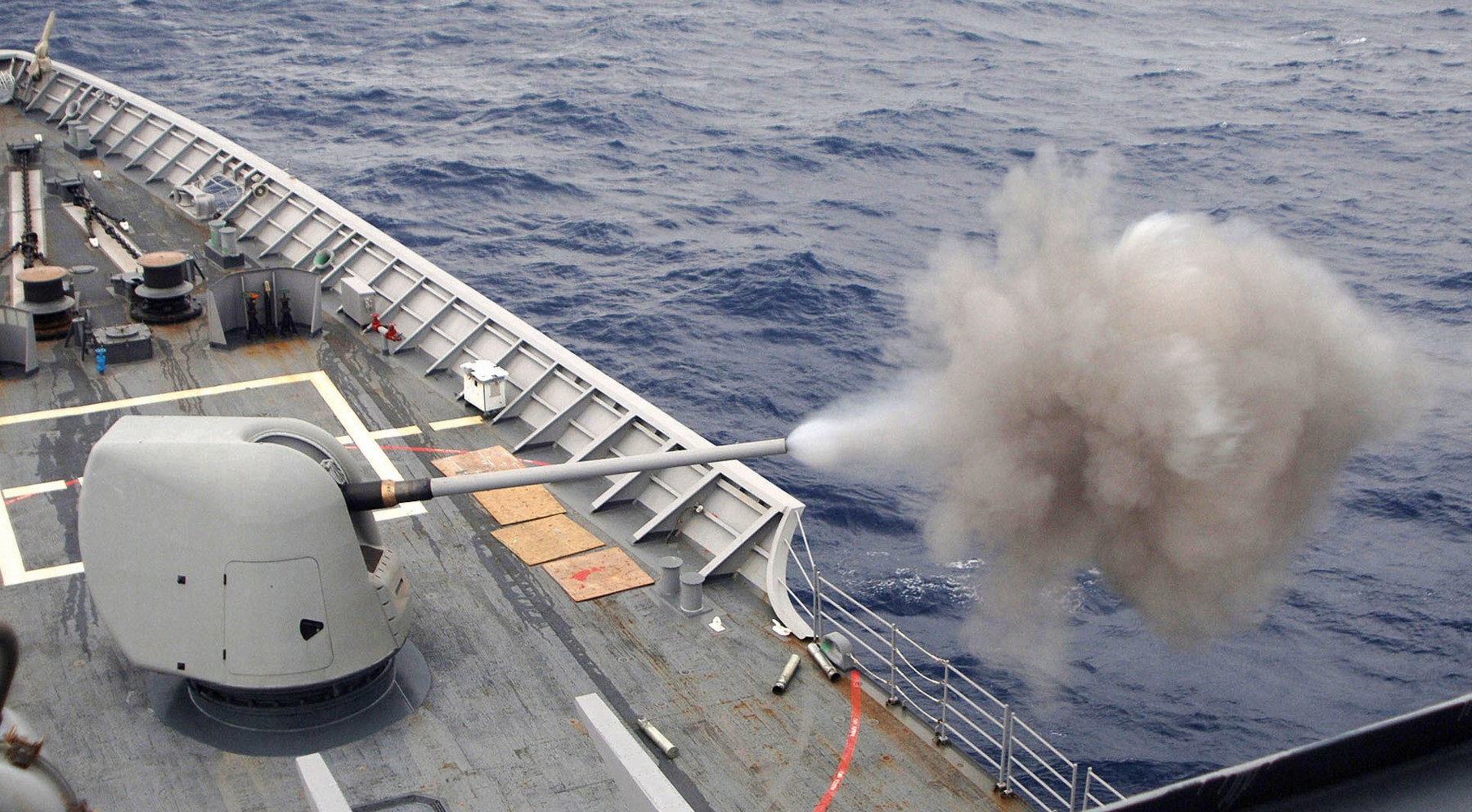 cg-51 uss thomas s. gates ticonderoga class guided missile cruiser aegis us navy mk.45 mod.2 gun fire 13