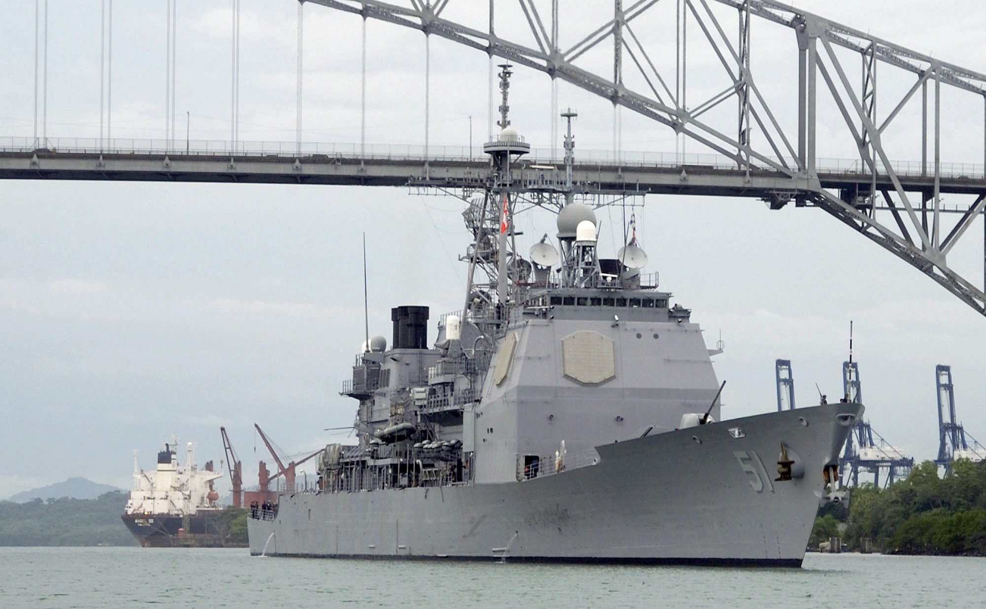 cg-51 uss thomas s. gates ticonderoga class guided missile cruiser aegis us navy panamax 14