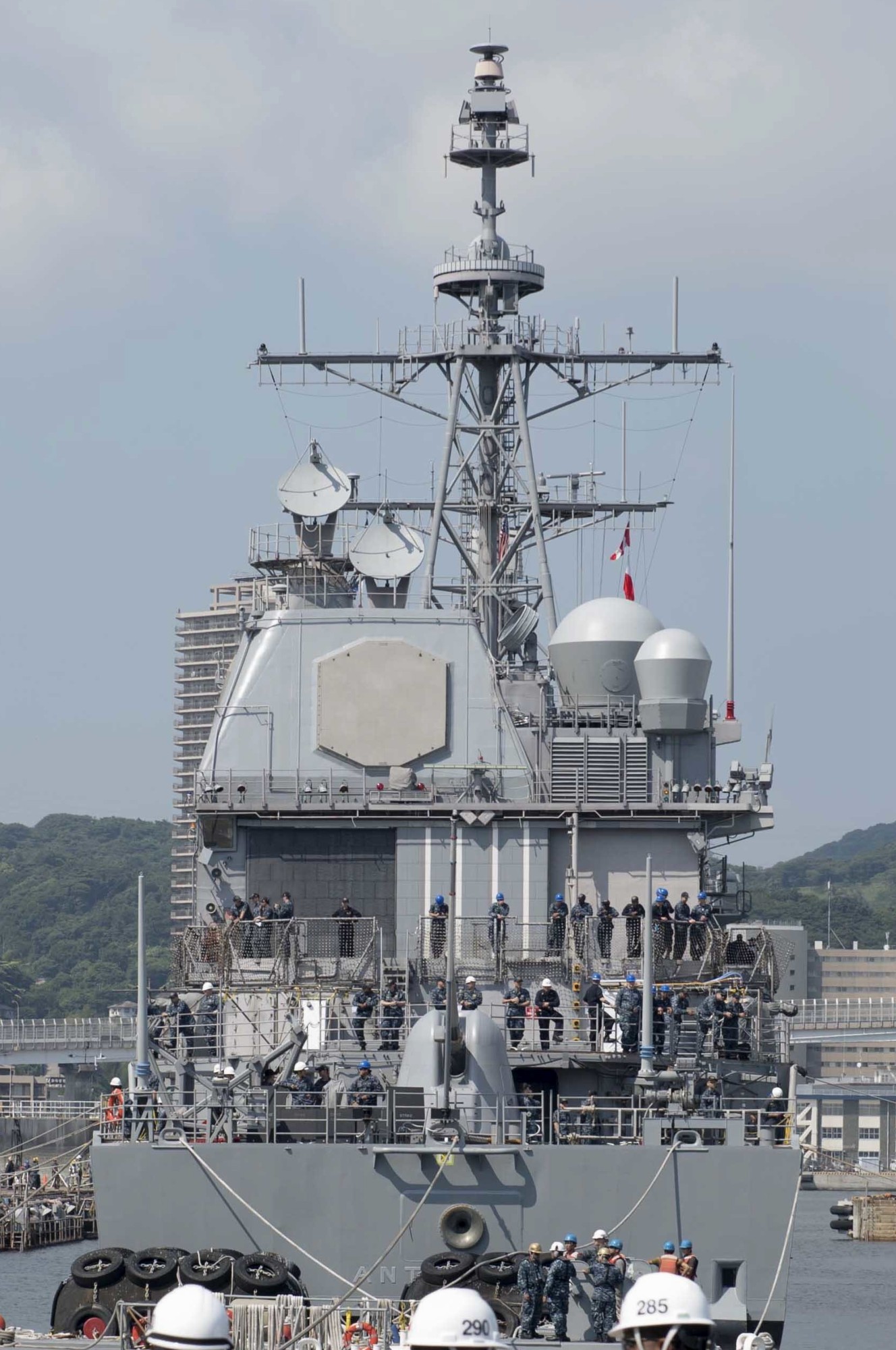 cg-54 uss antietam ticonderoga class guided missile cruiser aegis us navy dry dock yokosuka 69
