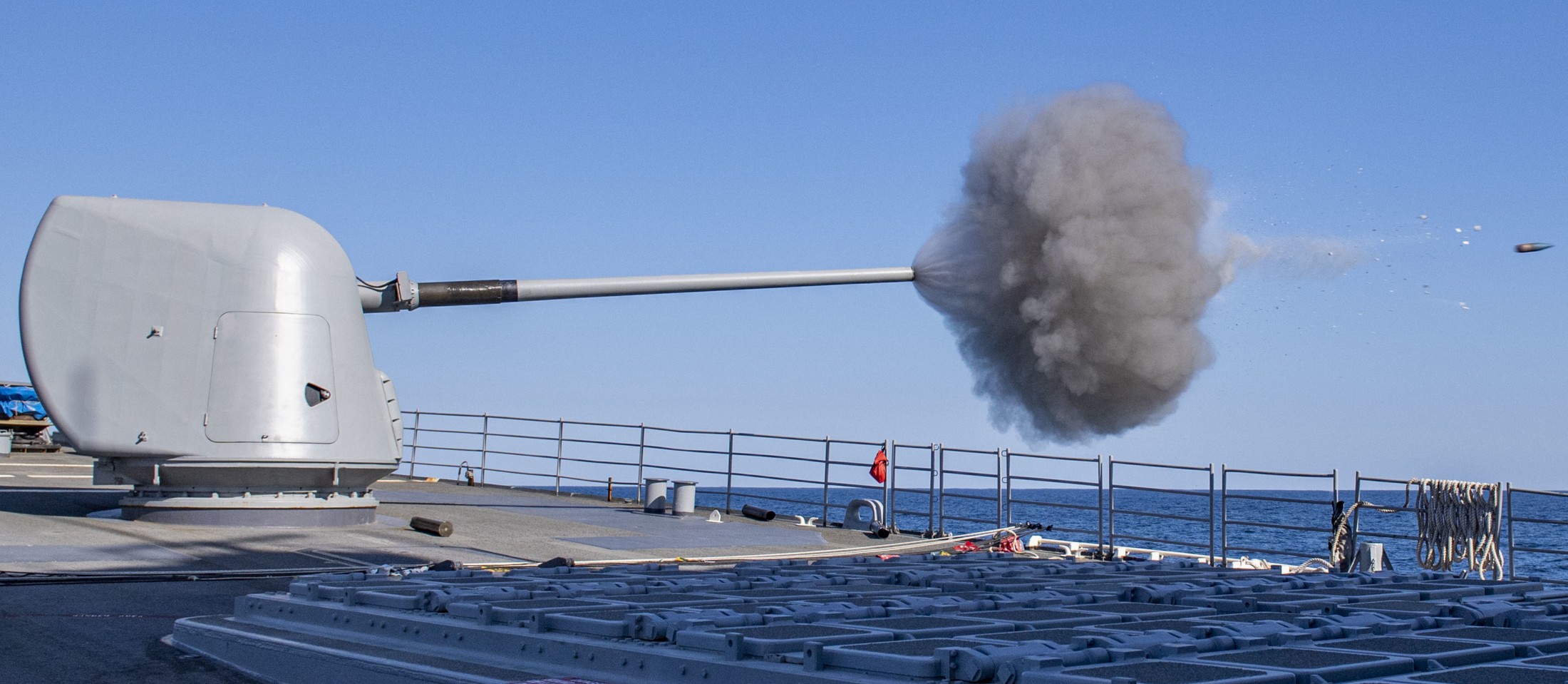 cg-60 uss normandy ticonderoga class guided missile cruiser aegis us navy mk.45 gun fire 92