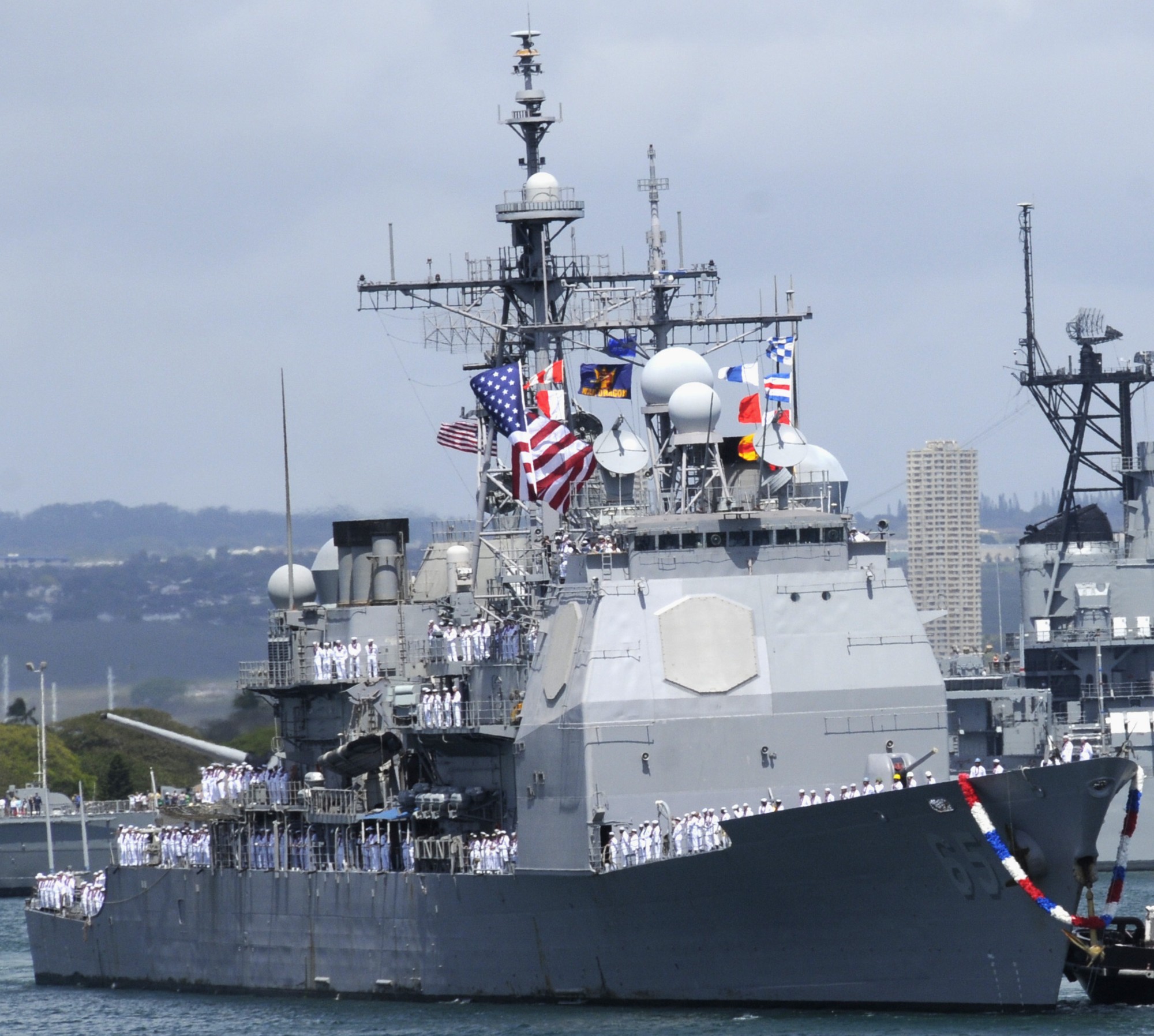 cg-65 uss chosin ticonderoga class guided missile cruiser aegis us navy naval station pearl harbor hawaii 28