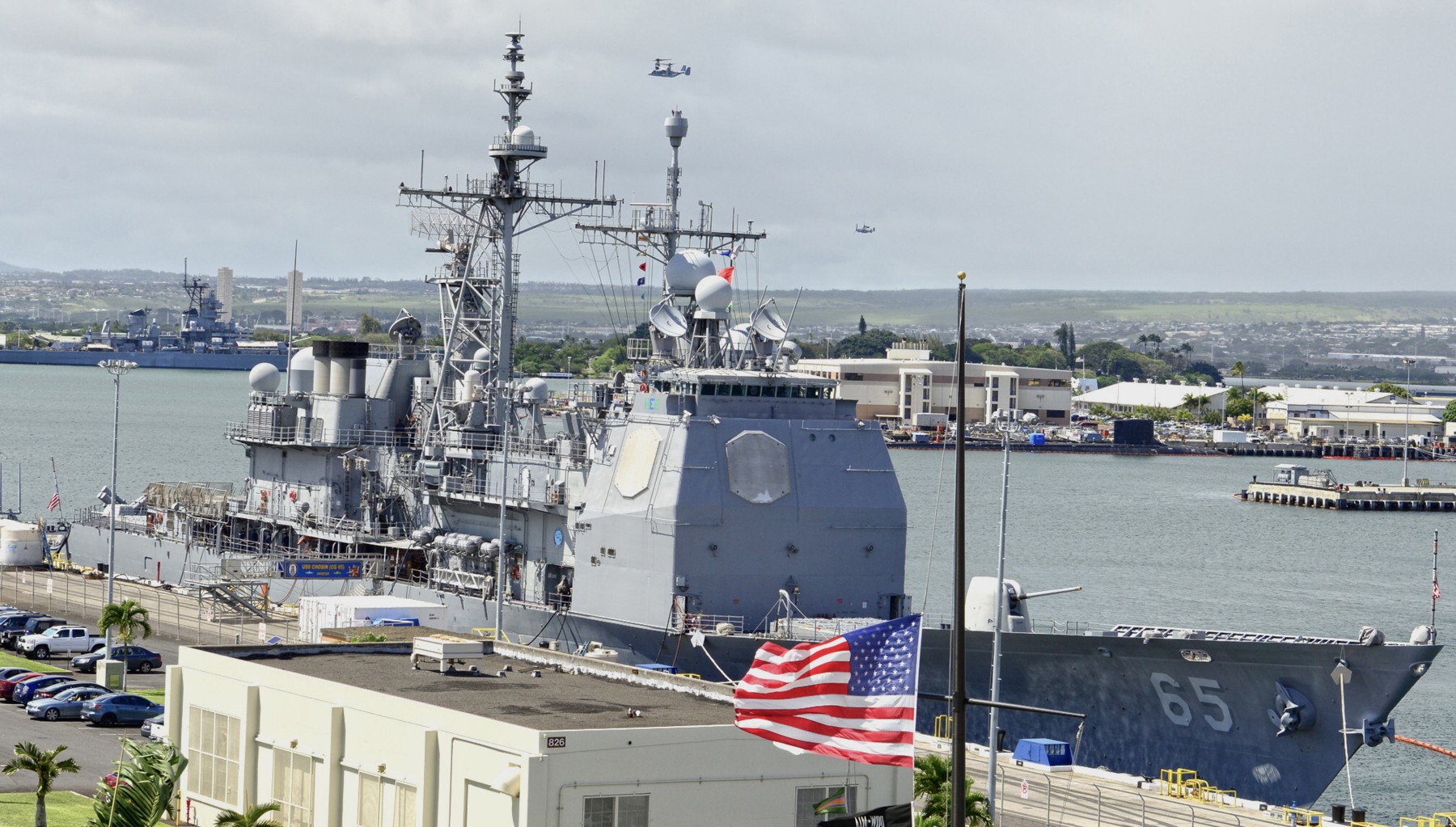 cg-65 uss chosin ticonderoga class guided missile cruiser aegis us navy pearl harbor-hickam hawaii 52
